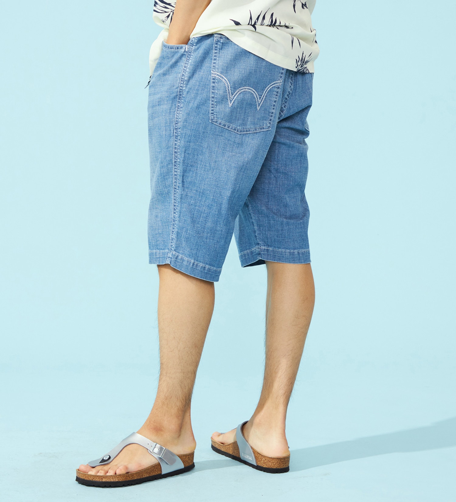 EDWIN(エドウイン)のイージーショートデニムパンツ【アウトレット店舗・WEB限定】|パンツ/デニム / ジーンズパンツ/メンズ|淡色ブルー