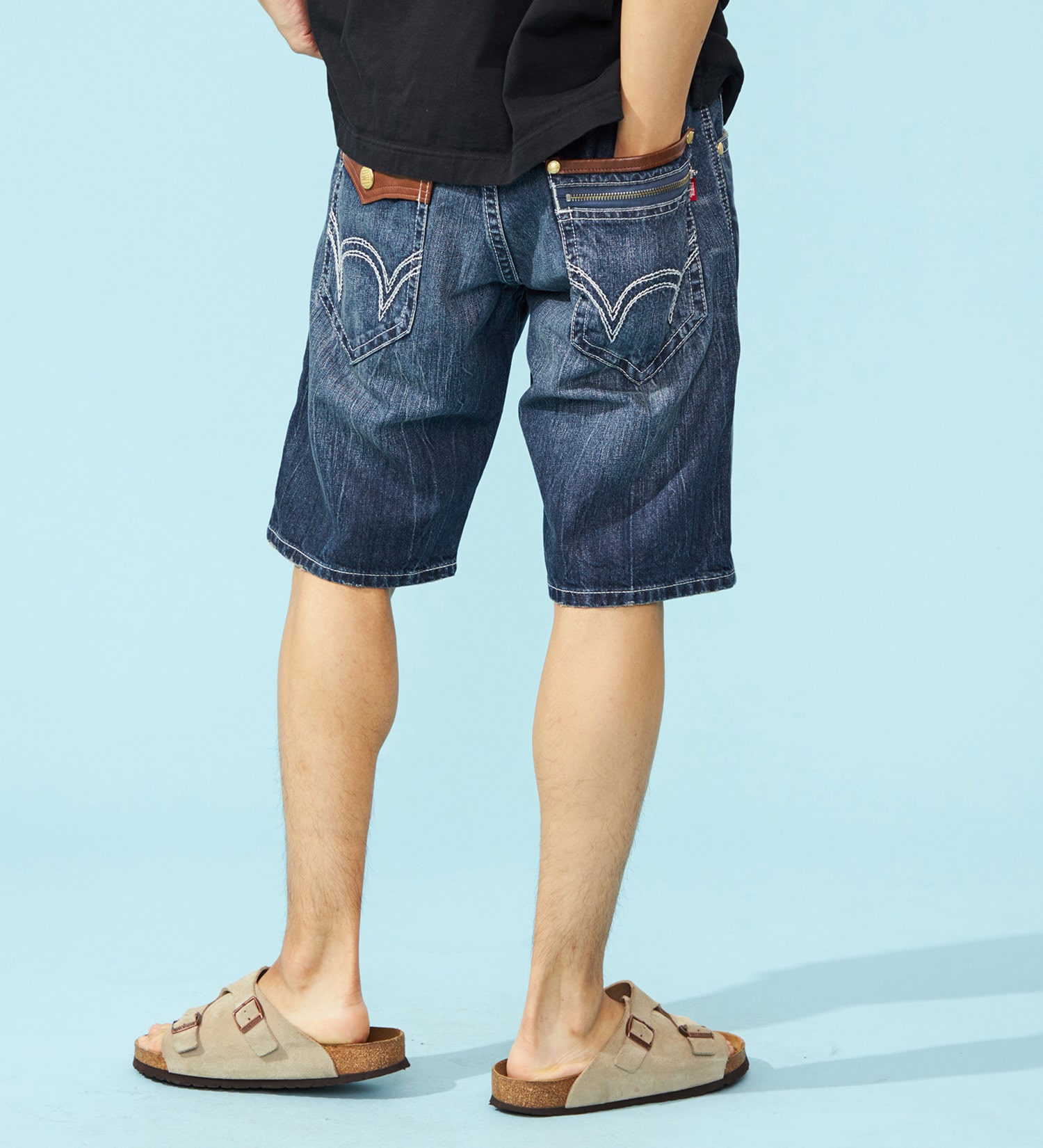 EDWIN(エドウイン)のレザーポケットデニムショートパンツ【アウトレット店舗・WEB限定】|パンツ/デニム / ジーンズパンツ/メンズ|中色ブルー