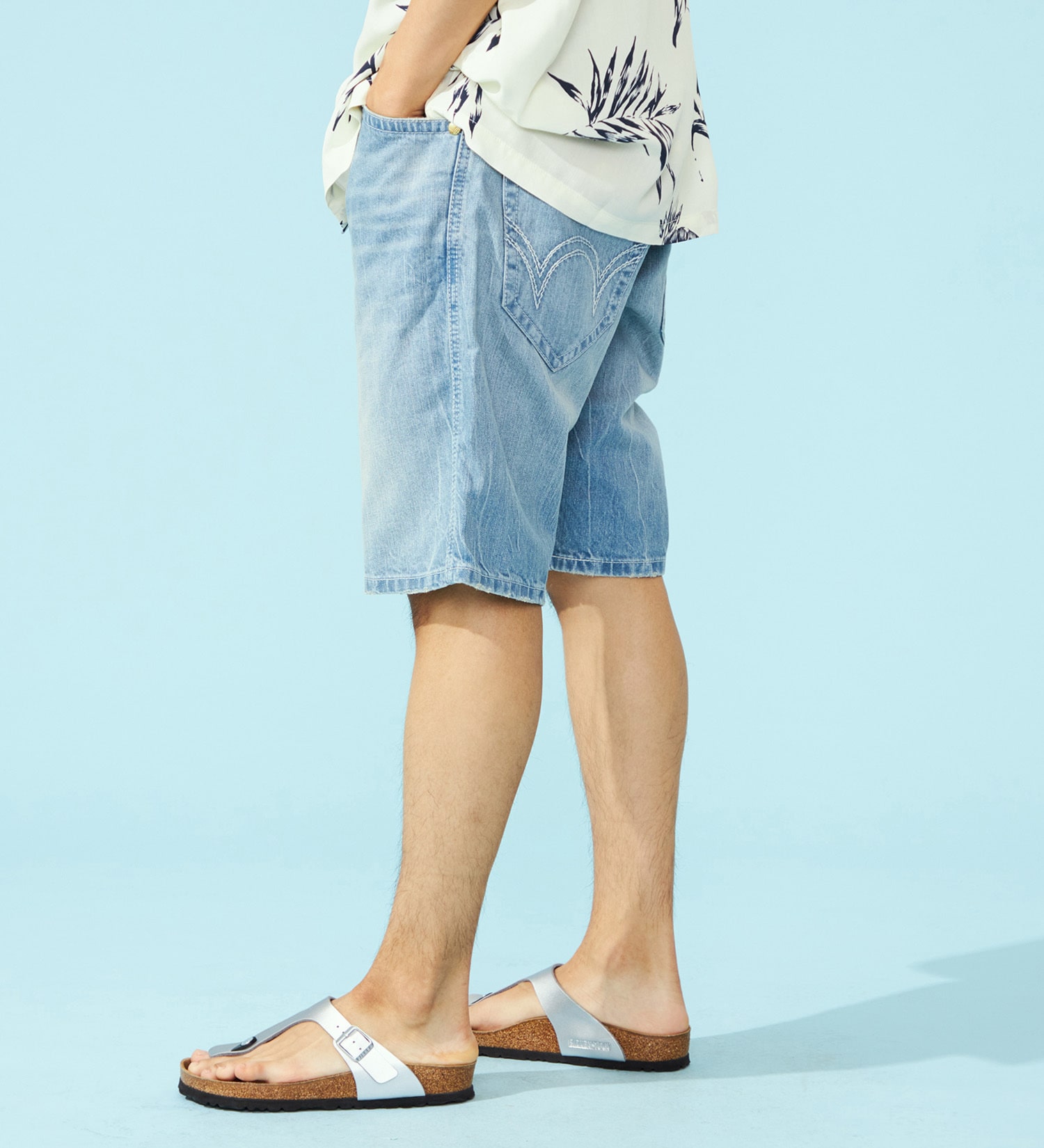 EDWIN(エドウイン)のレザーポケットデニムショートパンツ【アウトレット店舗・WEB限定】|パンツ/デニム / ジーンズパンツ/メンズ|淡色ブルー