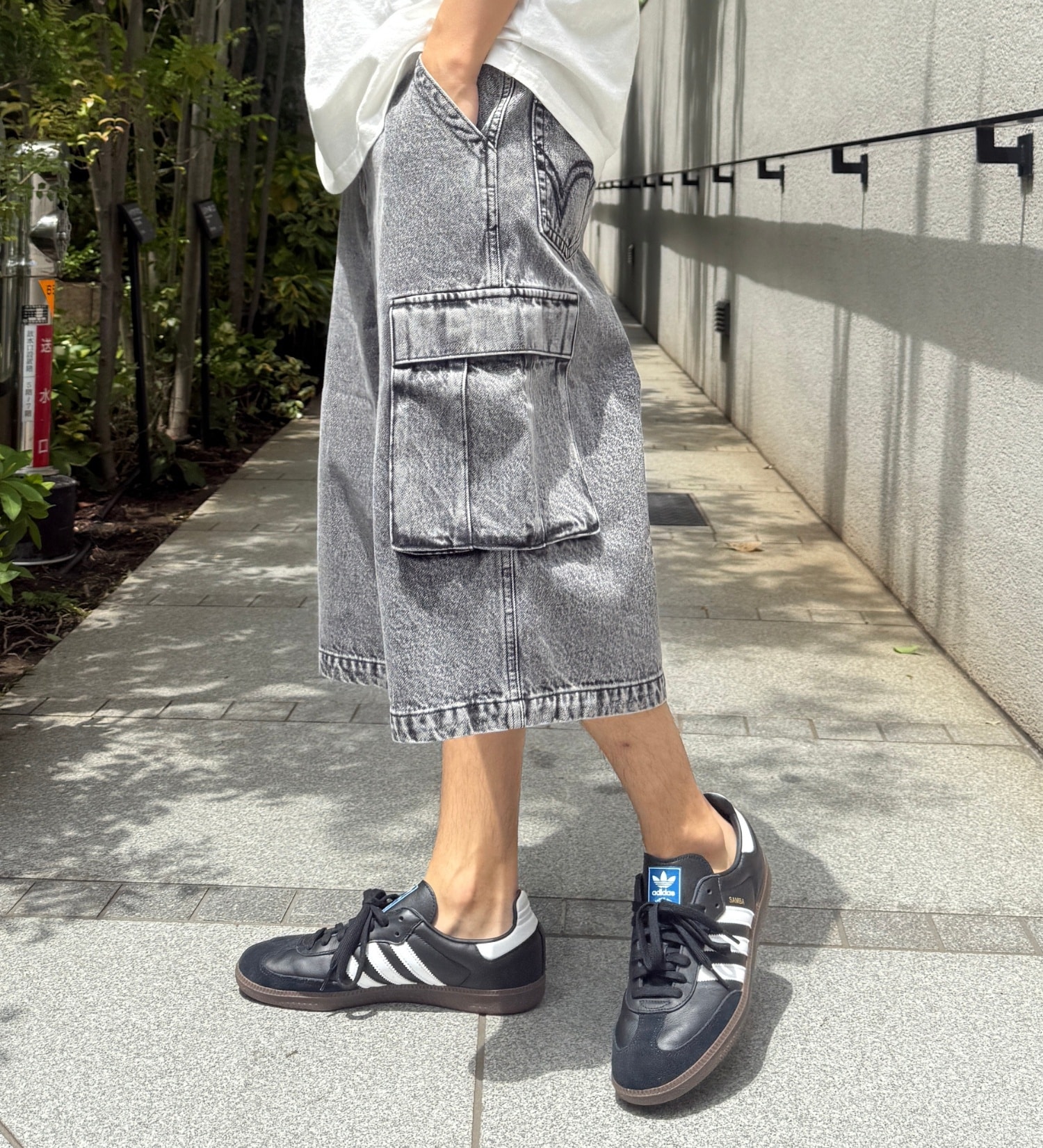EDWIN(エドウイン)のワイドカーゴショートパンツ【アウトレット店舗・WEB限定】|パンツ/カーゴパンツ/メンズ|ブラックデニム