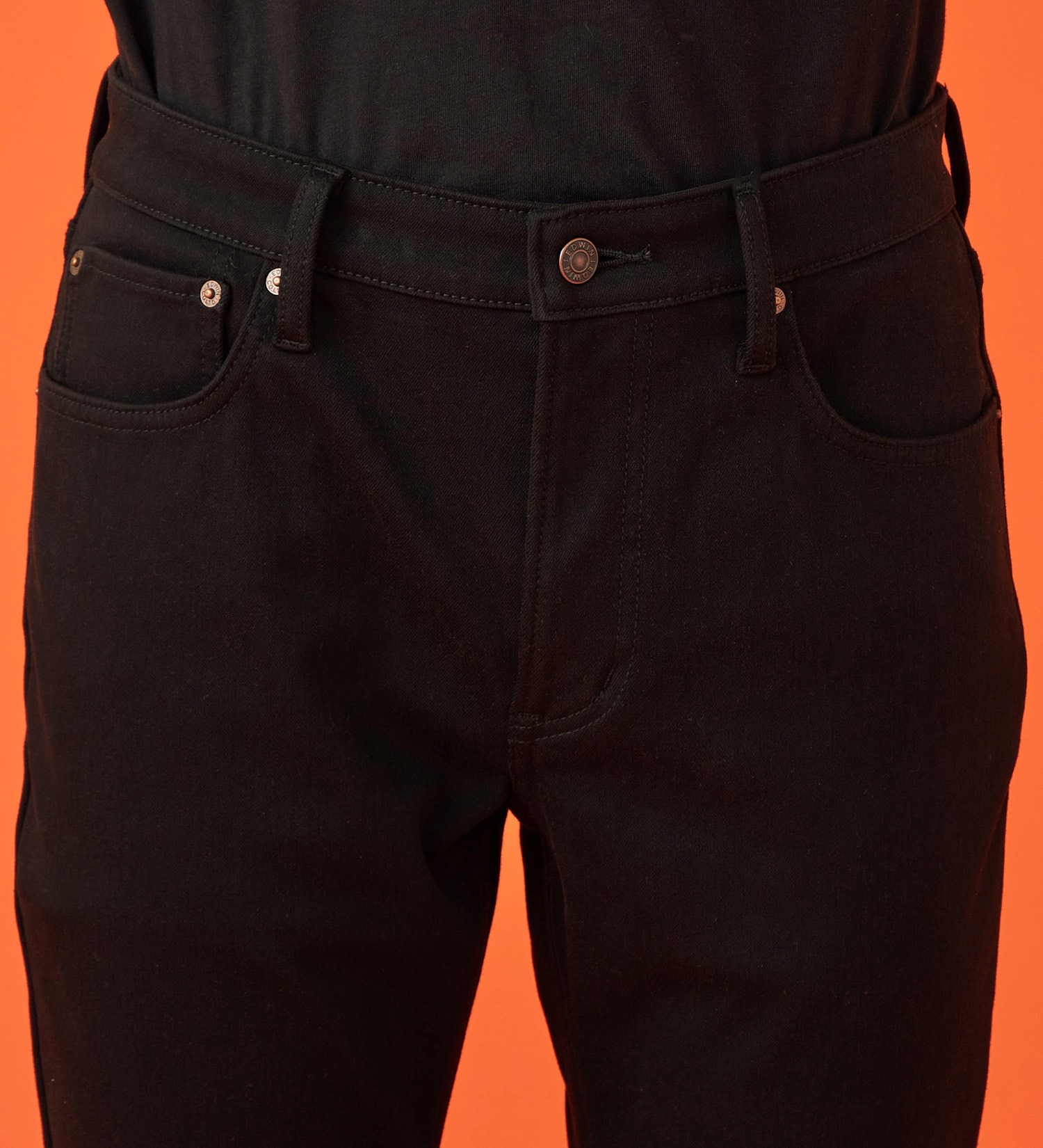 EDWIN(エドウイン)の【WINTER SALE】【暖】タイトストレートデニムパンツ【アウトレット店舗・WEB限定】|パンツ/デニム / ジーンズパンツ/メンズ|ブラック