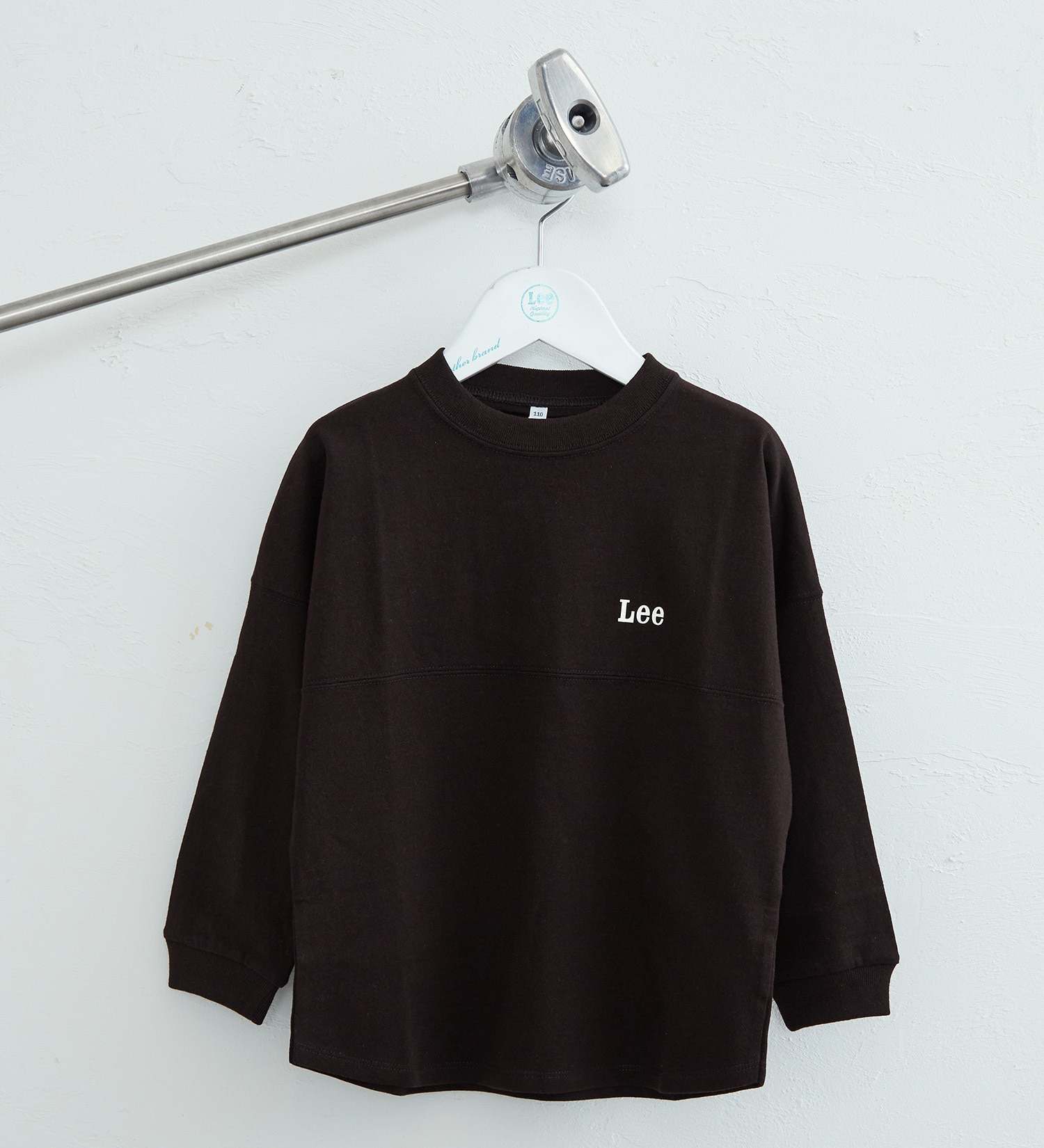 Lee(リー)の【FINAL SALE】【110-150cm】キッズ バックアーチプリント長袖Tシャツ【アウトレット店舗・WEB限定】|トップス/Tシャツ/カットソー/キッズ|ブラック