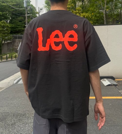 Lee(リー)の【ポイントアップ対象】バックプリントTシャツ|トップス/Tシャツ/カットソー/メンズ|チャコール