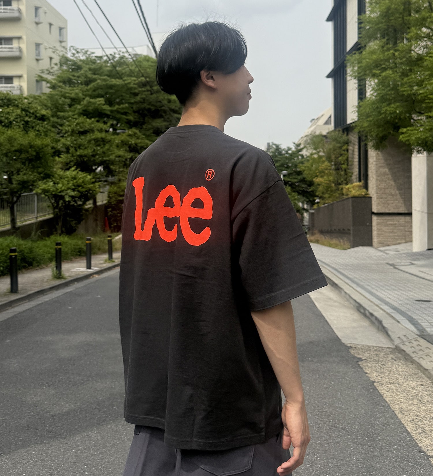 Lee(リー)の【おまとめ割対象】【SALE】バックプリントTシャツ|トップス/Tシャツ/カットソー/メンズ|チャコール