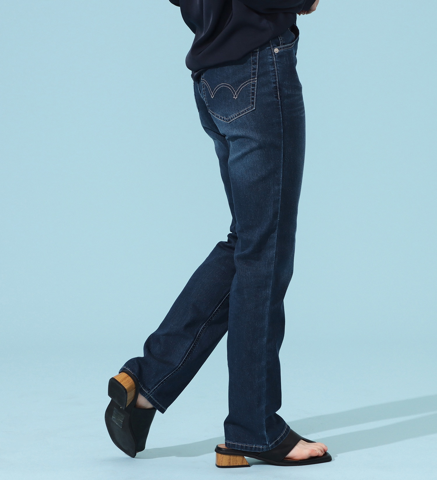 EDWIN(エドウイン)のCOOLサマーストレートデニムパンツ【涼】【アウトレット店舗・WEB限定商品】|パンツ/デニム / ジーンズパンツ/レディース|濃色ブルー