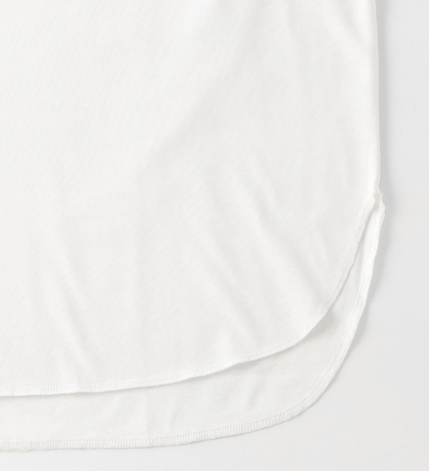 EDWIN(エドウイン)のラウンドヘムTシャツ【アウトレット店舗・WEB限定】|トップス/Tシャツ/カットソー/レディース|ホワイト
