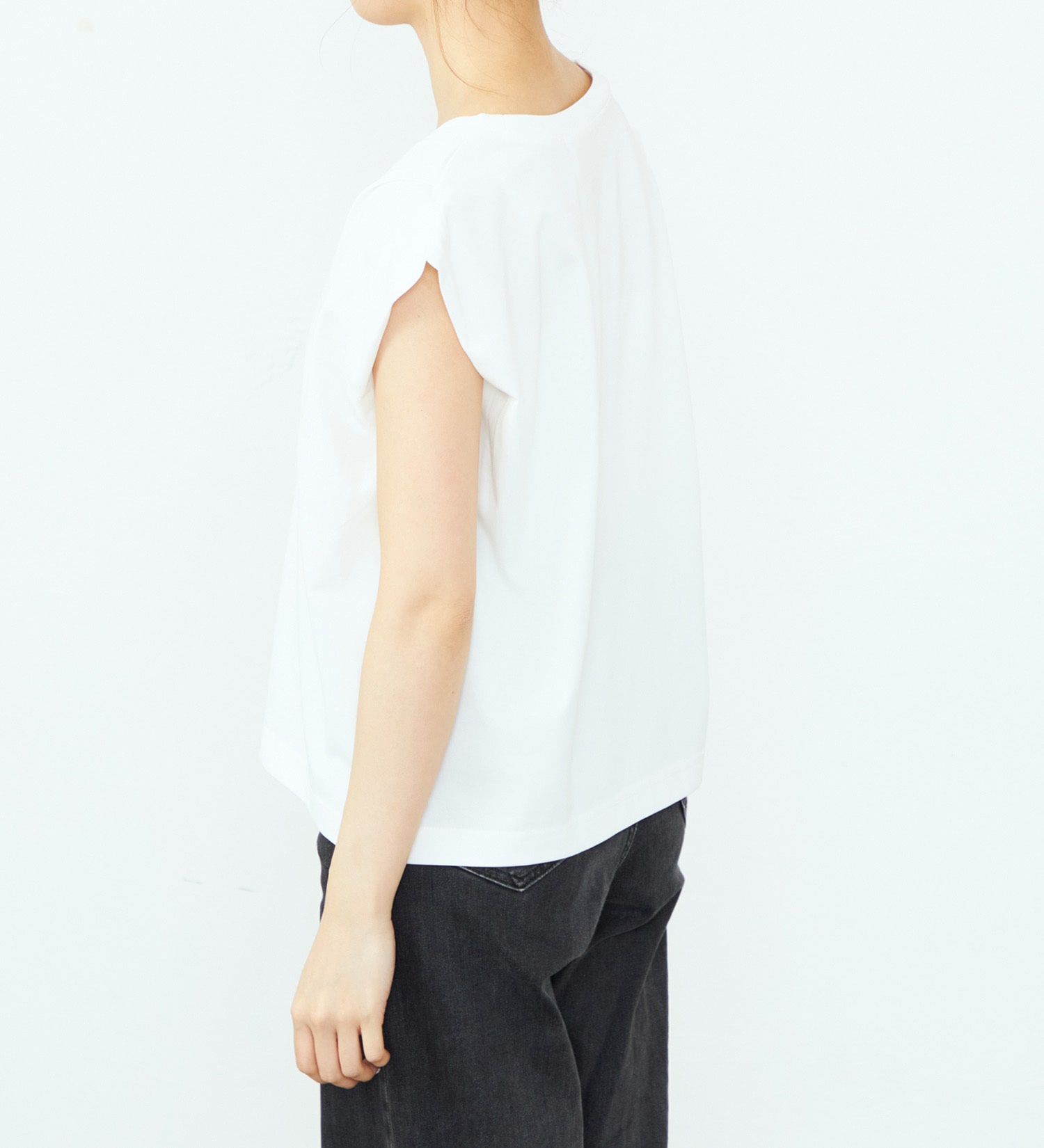 EDWIN(エドウイン)のタックショルダータックノースリーブ【アウトレット店舗・WEB限定】|トップス/Tシャツ/カットソー/レディース|ホワイト
