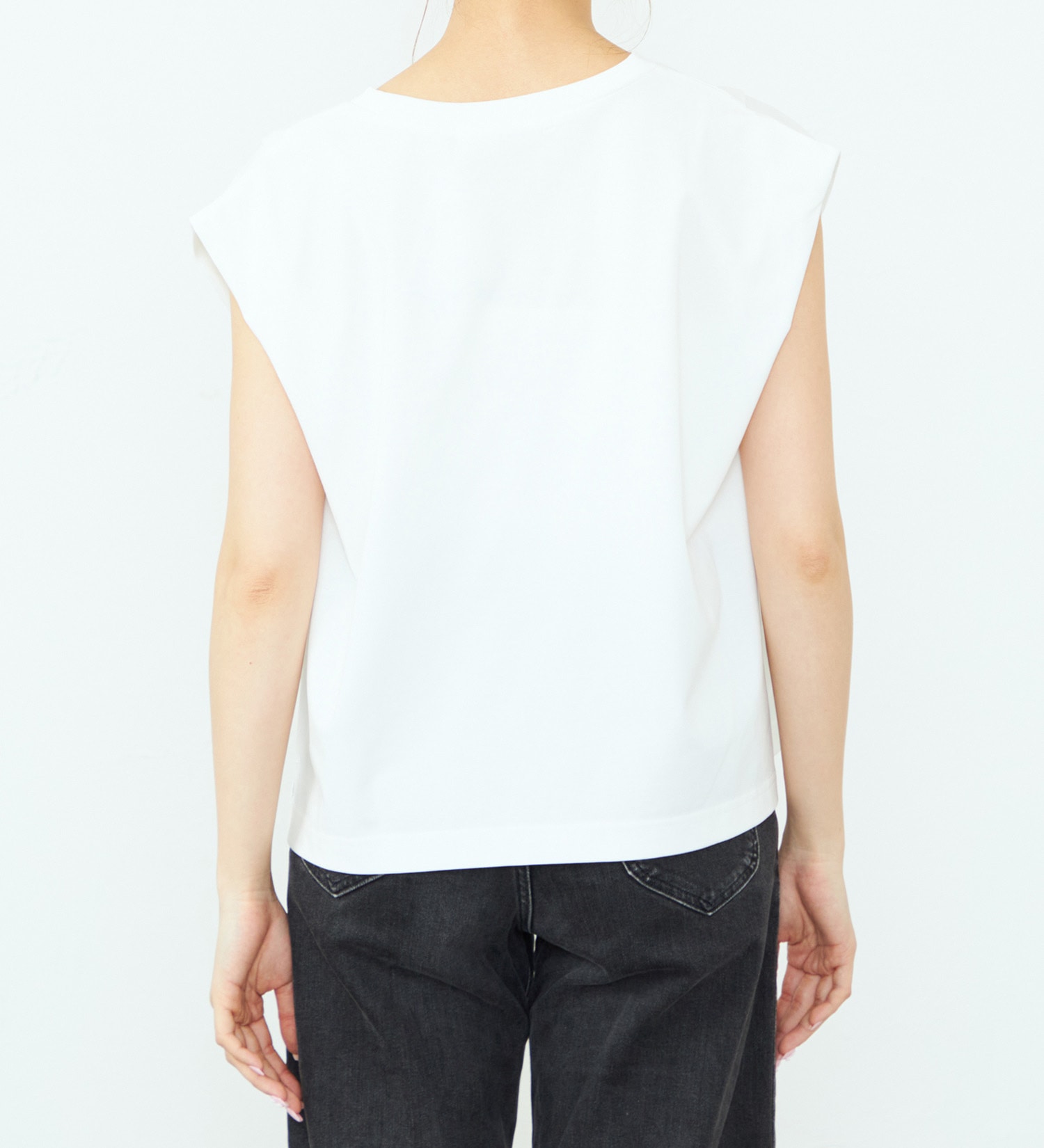 EDWIN(エドウイン)のタックショルダータックノースリーブ【アウトレット店舗・WEB限定】|トップス/Tシャツ/カットソー/レディース|ホワイト