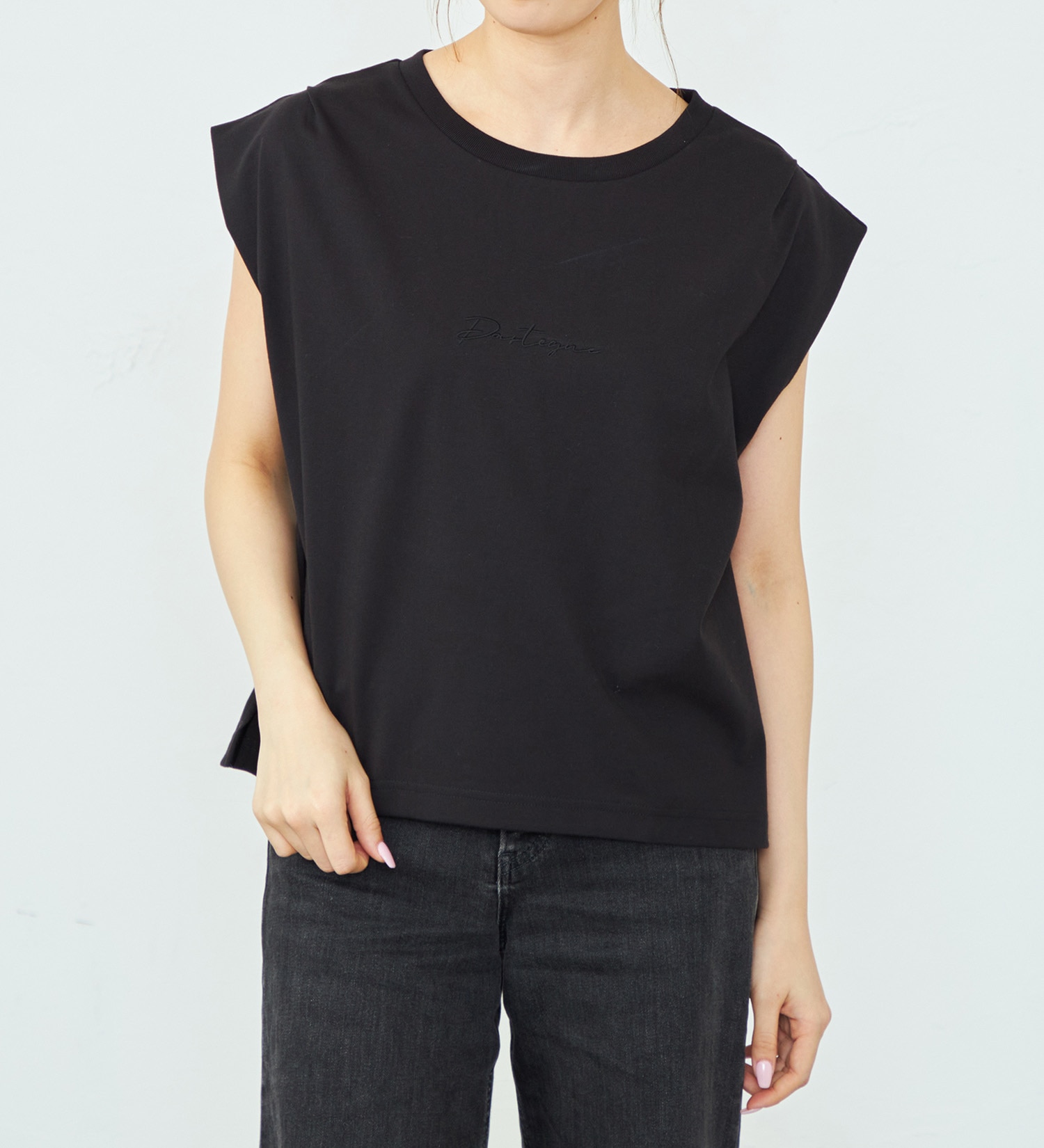 EDWIN(エドウイン)のタックショルダータックノースリーブ【アウトレット店舗・WEB限定】|トップス/Tシャツ/カットソー/レディース|ブラック
