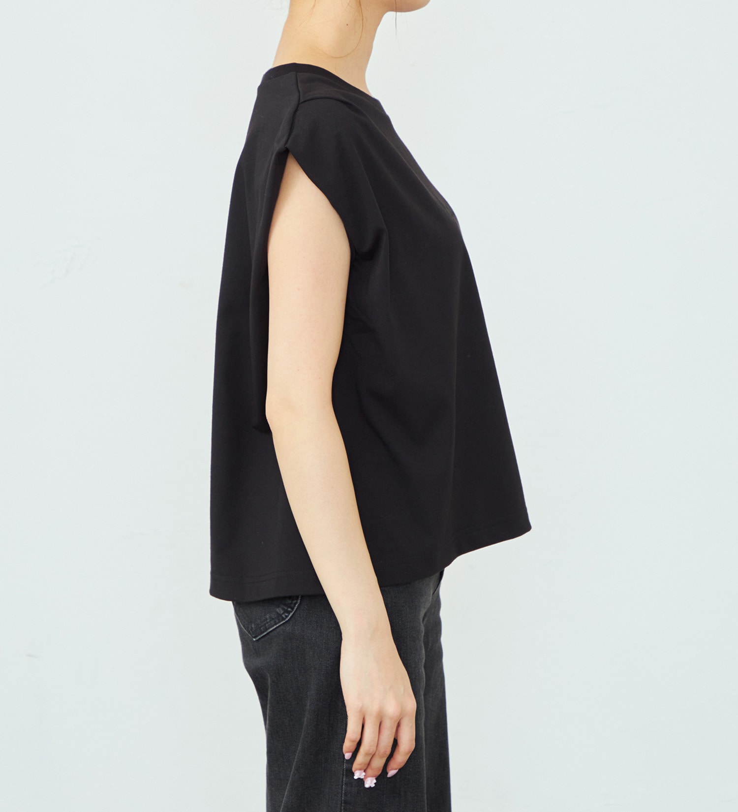 EDWIN(エドウイン)のタックショルダータックノースリーブ【アウトレット店舗・WEB限定】|トップス/Tシャツ/カットソー/レディース|ブラック