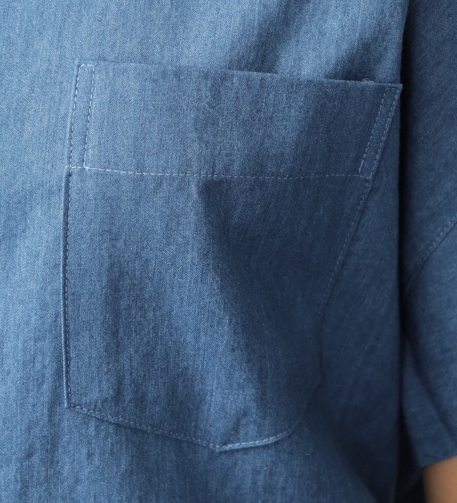 EDWIN(エドウイン)の【GW SALE】ワイドベーシック半袖シャツ【アウトレット店舗・WEB限定】|トップス/シャツ/ブラウス/レディース|中色ブルー