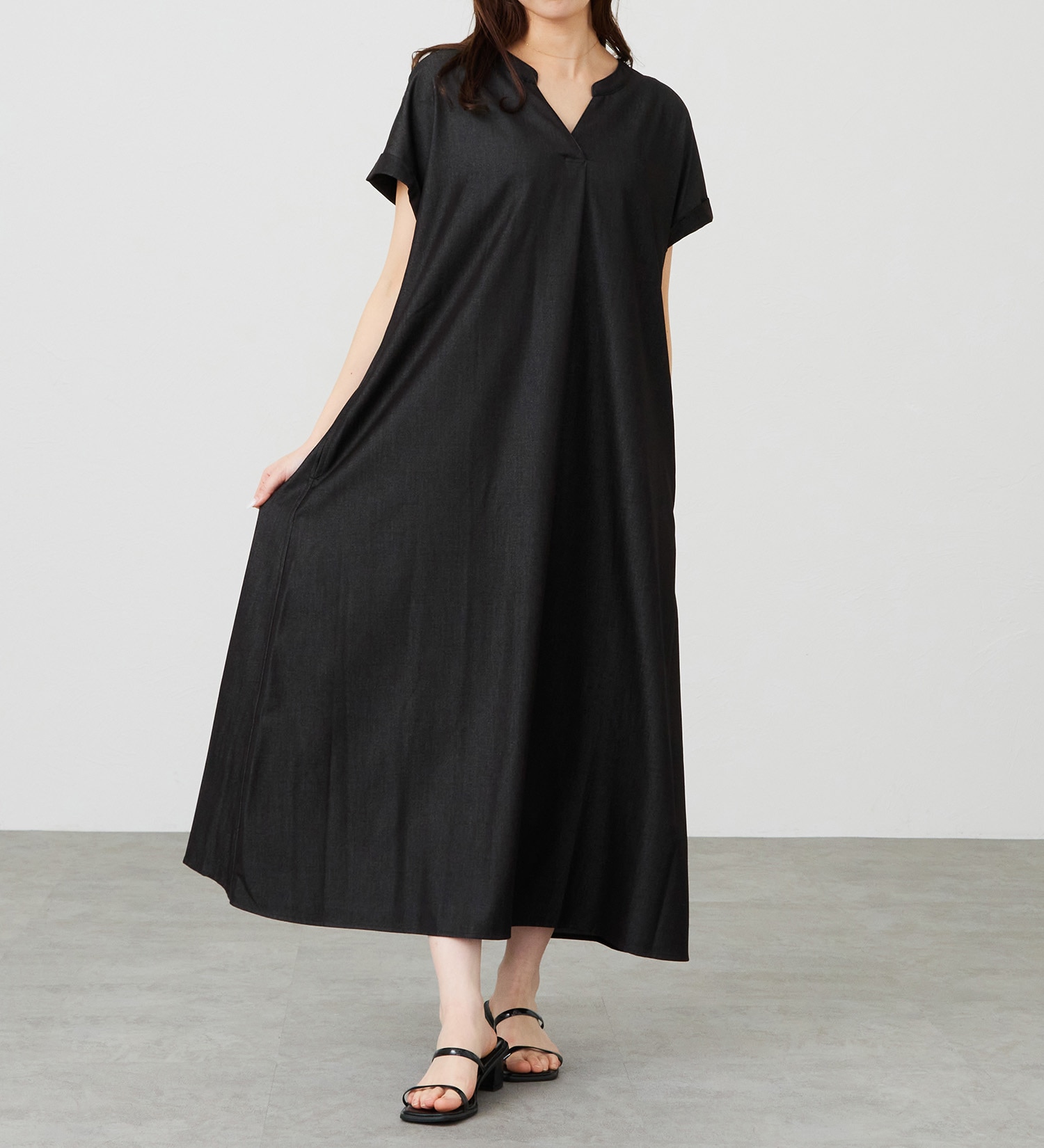 EDWIN(エドウイン)のVネックワンピース【アウトレット店舗・WEB限定商品】|ワンピース/ワンピース/レディース|ブラック
