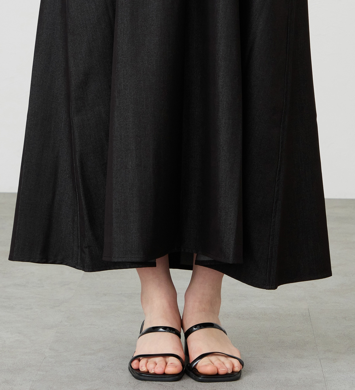 EDWIN(エドウイン)のVネックワンピース【アウトレット店舗・WEB限定商品】|ワンピース/ワンピース/レディース|ブラック