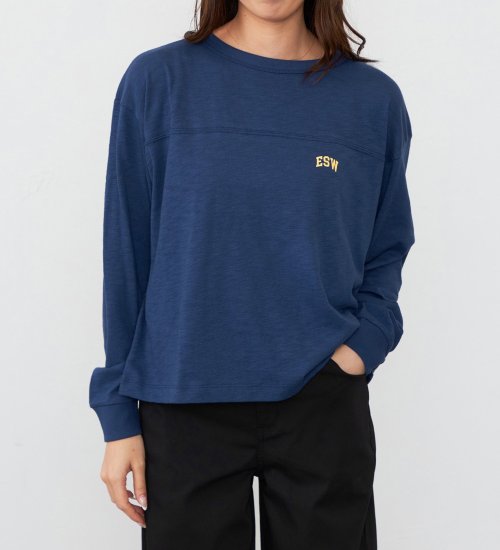 EDWIN(エドウイン)のカレッジプリントTシャツ 長袖【アウトレット店舗・WEB限定】|トップス/Tシャツ/カットソー/レディース|ネイビー