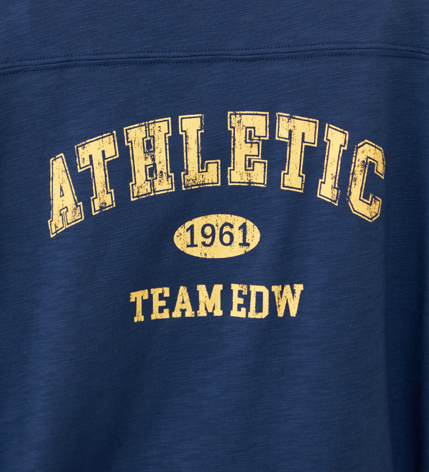 EDWIN(エドウイン)のカレッジプリントTシャツ 長袖【アウトレット店舗・WEB限定】|トップス/Tシャツ/カットソー/レディース|ネイビー