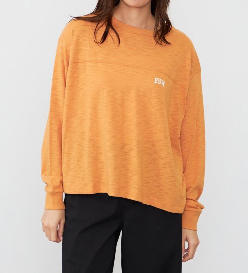 EDWIN(エドウイン)のカレッジプリントTシャツ 長袖【アウトレット店舗・WEB限定】|トップス/Tシャツ/カットソー/レディース|オレンジ