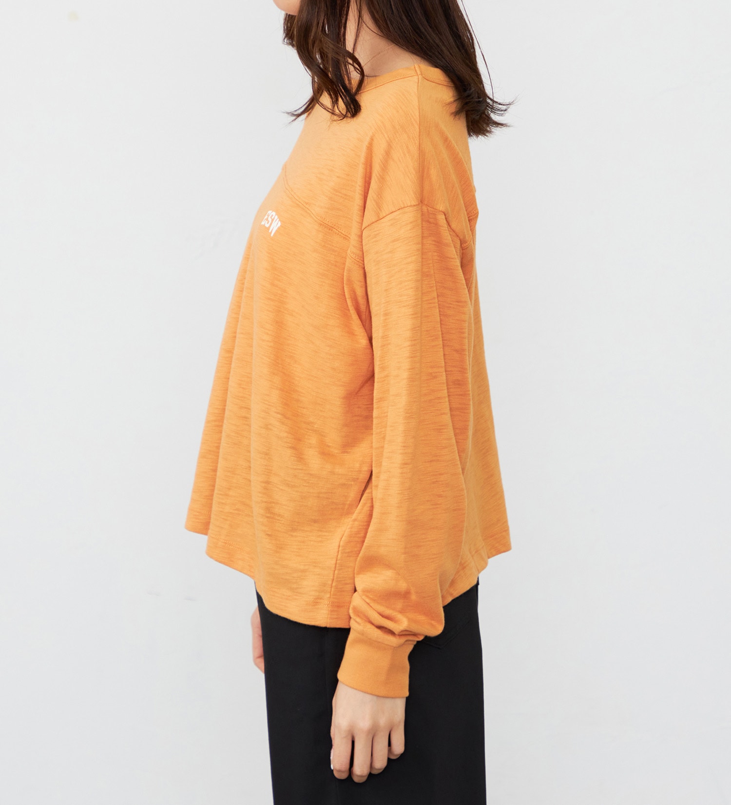 EDWIN(エドウイン)のカレッジプリントTシャツ 長袖【アウトレット店舗・WEB限定】|トップス/Tシャツ/カットソー/レディース|オレンジ