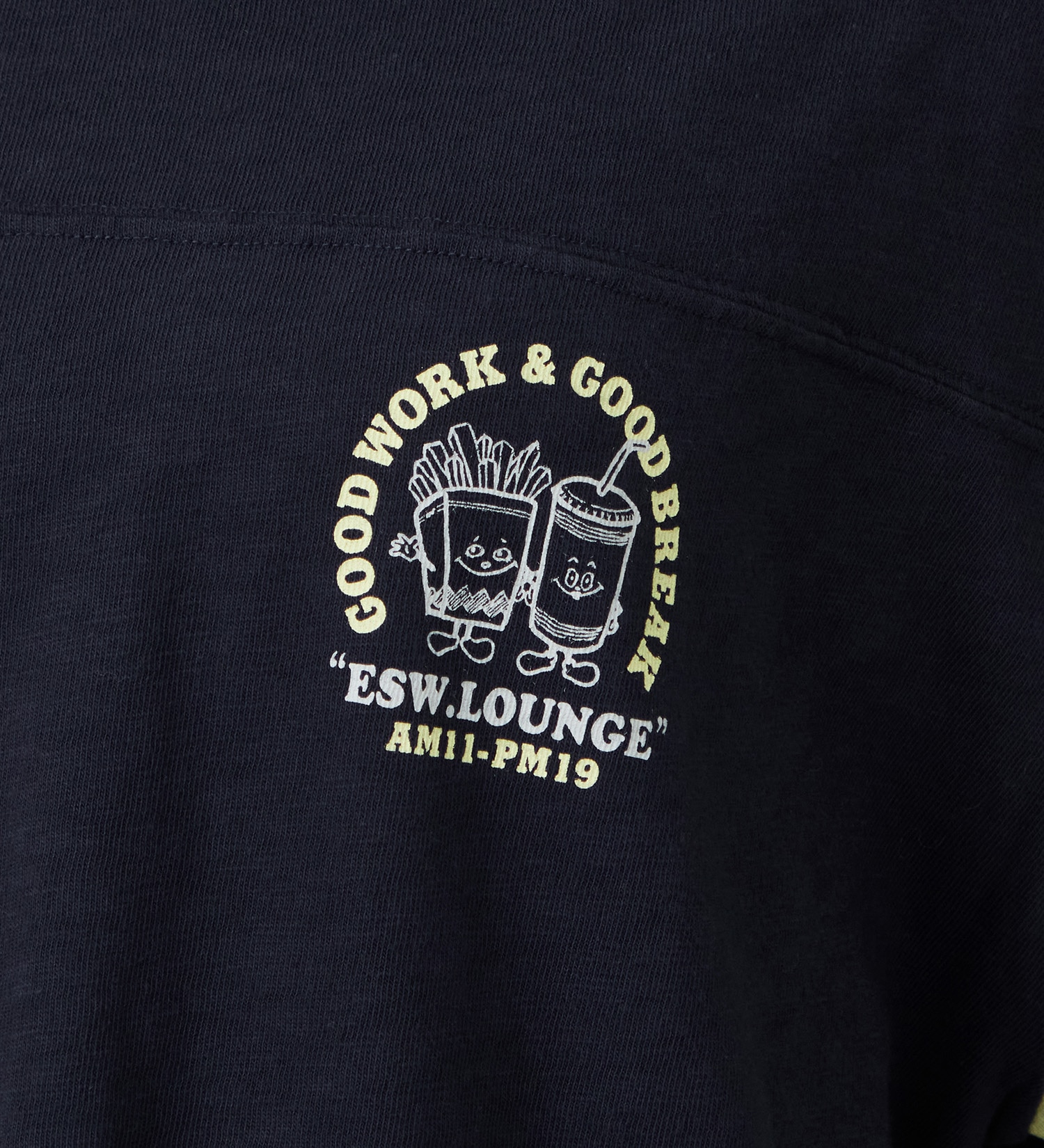 EDWIN(エドウイン)のフットボールプリントTシャツ【アウトレット店舗・WEB限定商品】|トップス/Tシャツ/カットソー/レディース|ネイビー