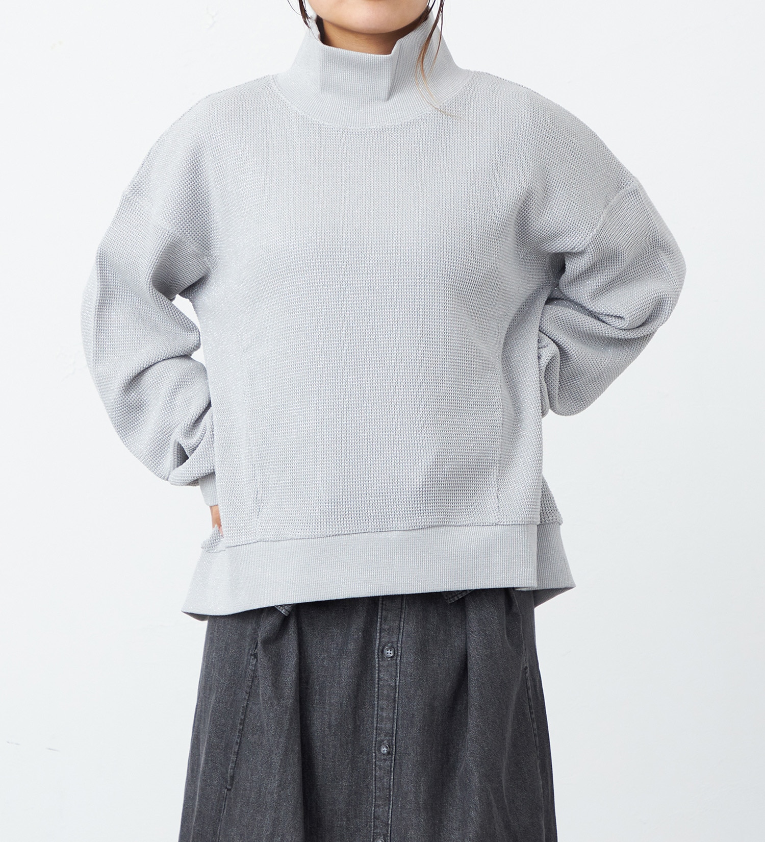 EDWIN(エドウイン)のグリッターワッフルハイネックプルオーバー【アウトレット店舗・WEB限定】|トップス/Tシャツ/カットソー/レディース|ライトグレー