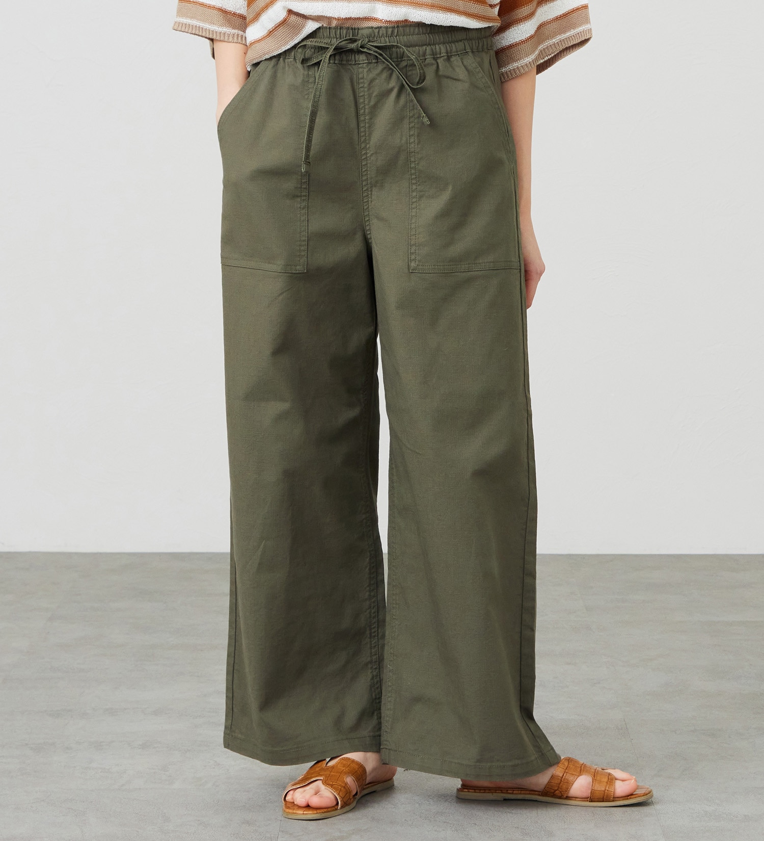 EDWIN(エドウイン)のイージーベイカーワイドパンツ【アウトレット店舗・WEB限定商品】|パンツ/デニム / ジーンズパンツ/レディース|モスグリーン