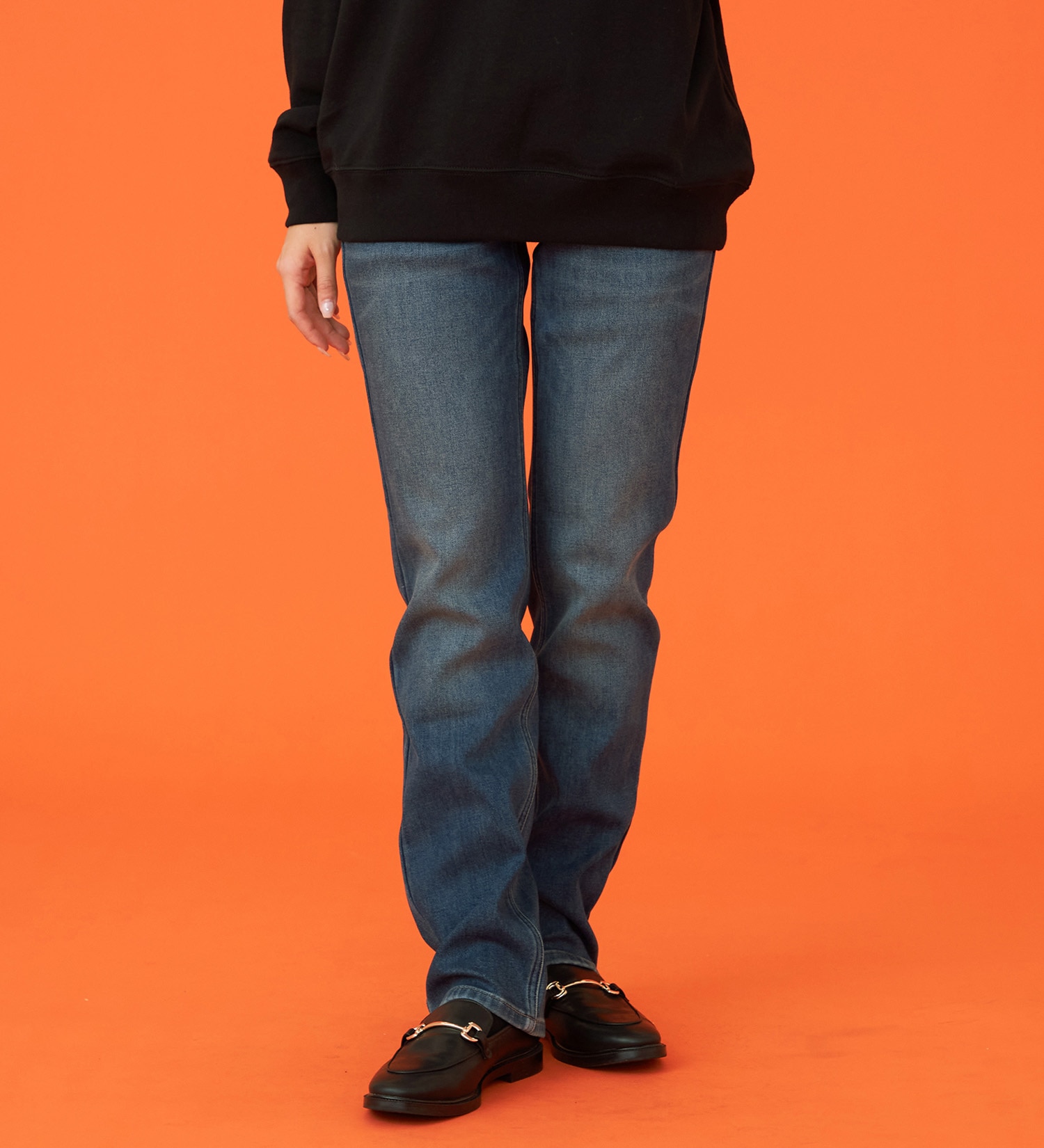 EDWIN(エドウイン)の【暖】BODY FIRE ストレートデニムパンツ【アウトレット店舗・WEB限定】|パンツ/デニム / ジーンズパンツ/レディース|中色ブルー