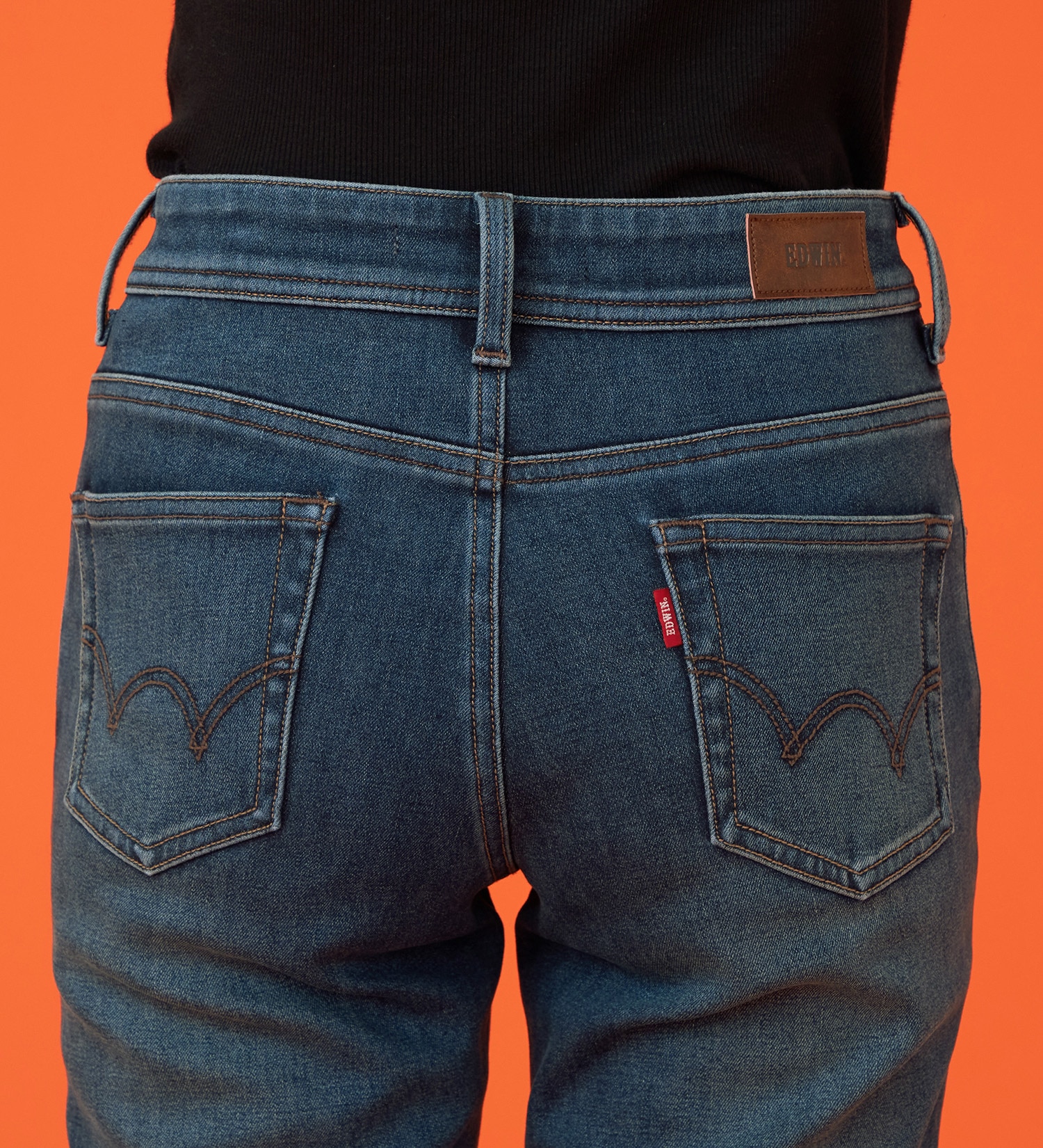 EDWIN(エドウイン)の【暖】BODY FIRE ストレートデニムパンツ【アウトレット店舗・WEB限定】|パンツ/デニム / ジーンズパンツ/レディース|中色ブルー