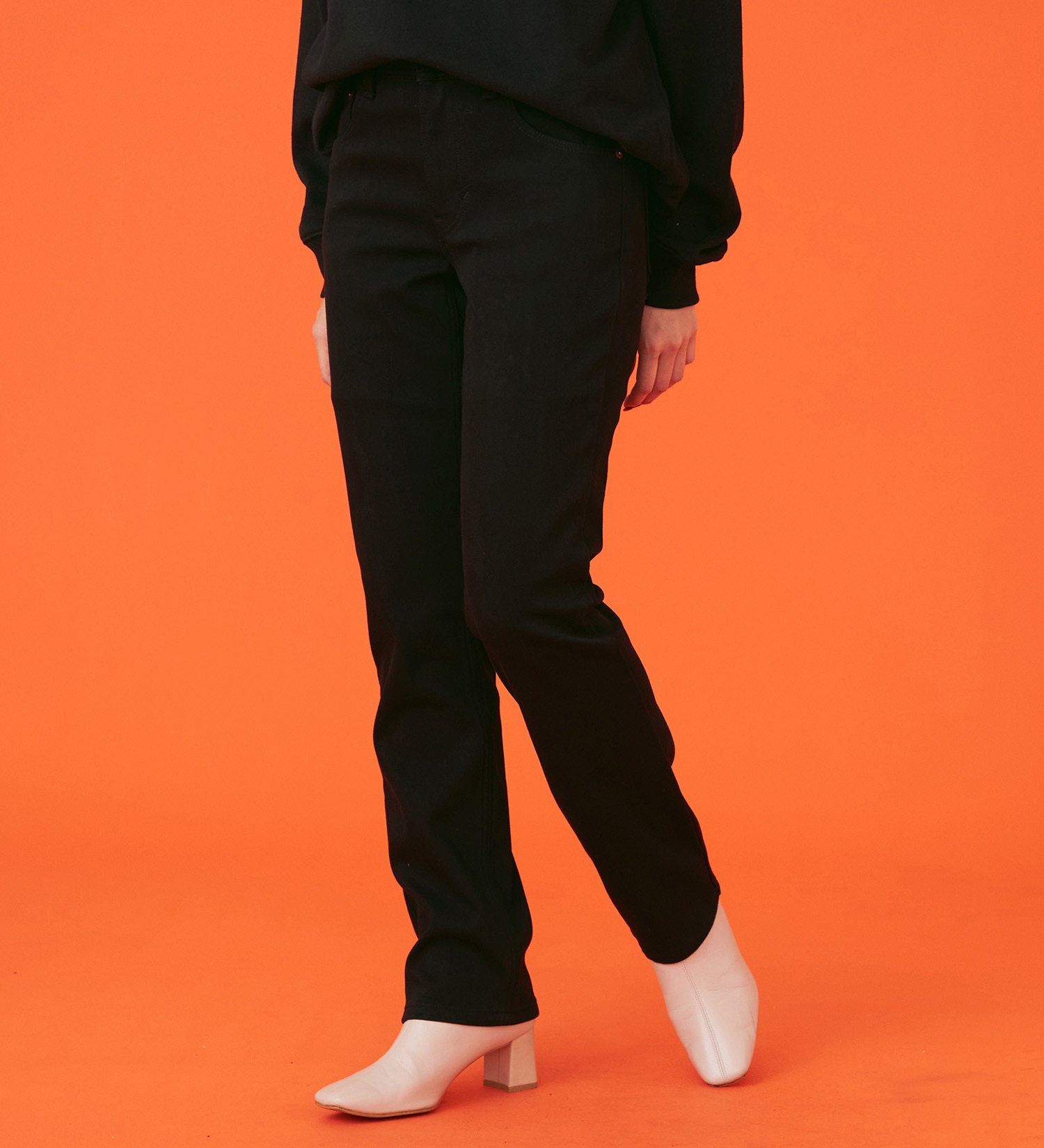 EDWIN(エドウイン)の【暖】BODY FIRE ストレートデニムパンツ【アウトレット店舗・WEB限定】|パンツ/デニム / ジーンズパンツ/レディース|ブラック