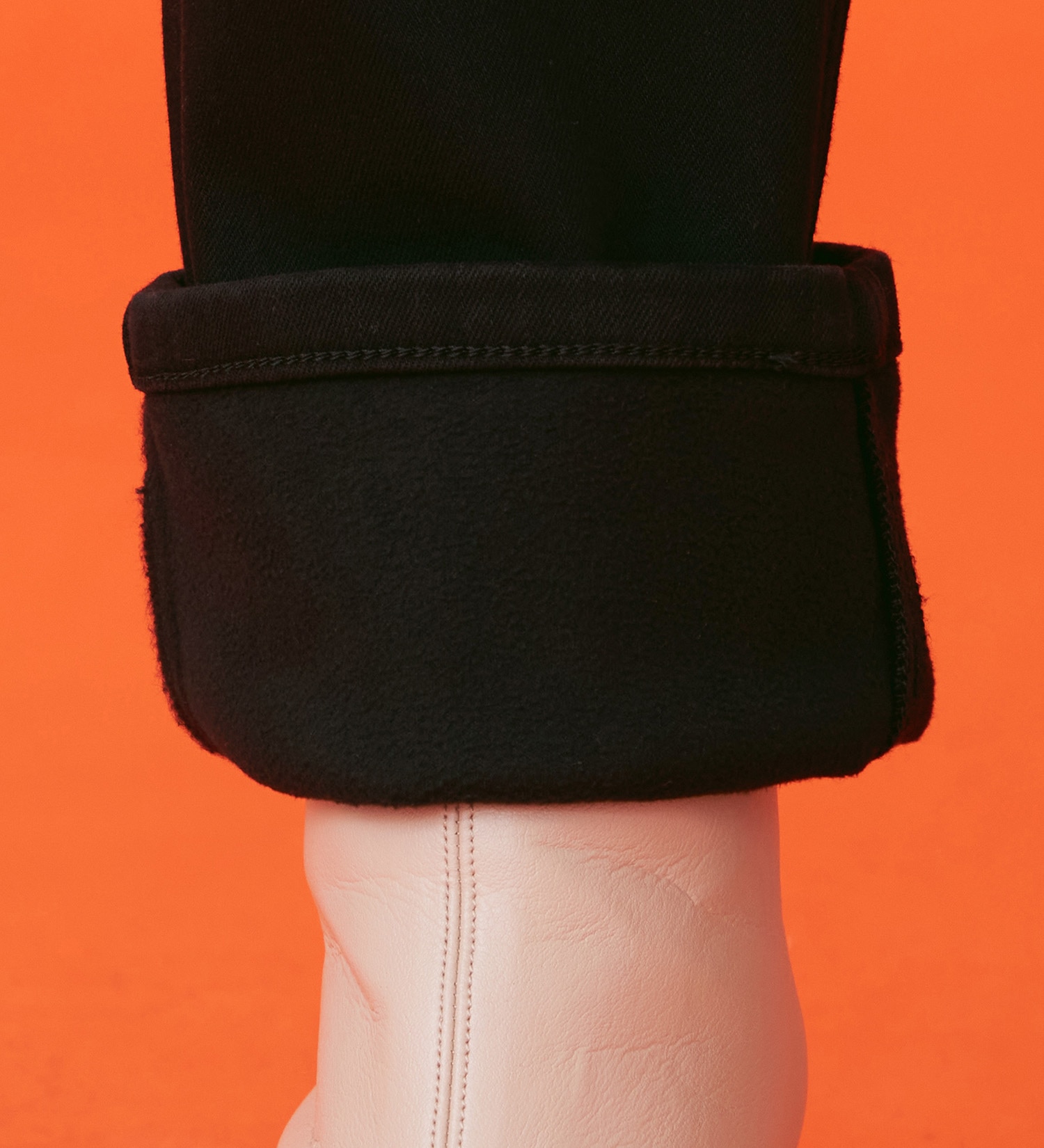 EDWIN(エドウイン)の【暖】BODY FIRE ストレートデニムパンツ【アウトレット店舗・WEB限定】|パンツ/デニム / ジーンズパンツ/レディース|ブラック