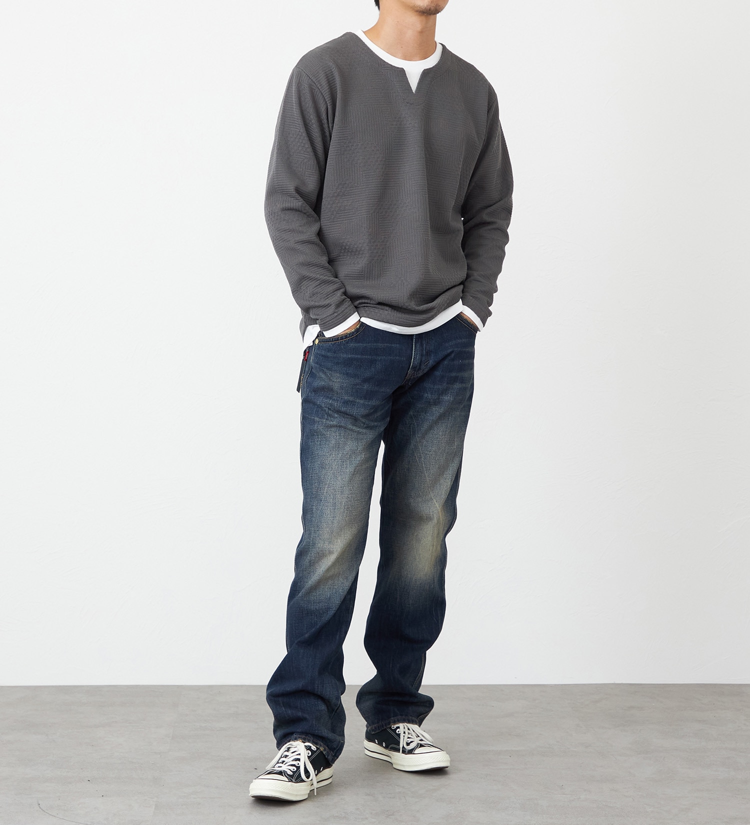 EDWIN(エドウイン)のフェイクレイヤード長袖Tシャツ【アウトレット店舗・WEB限定】|トップス/Tシャツ/カットソー/メンズ|グレー