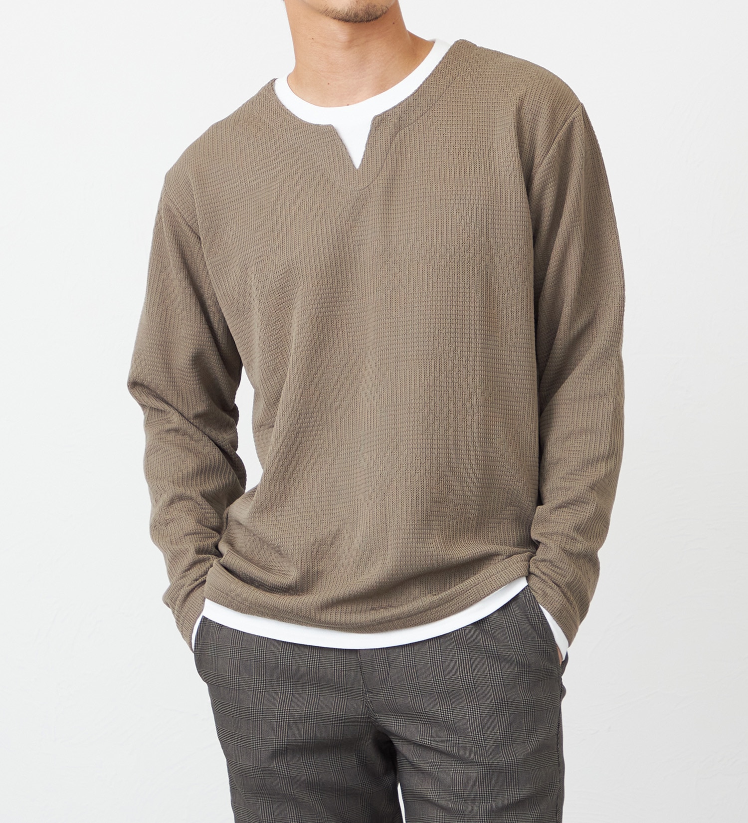 EDWIN(エドウイン)のフェイクレイヤード長袖Tシャツ【アウトレット店舗・WEB限定】|トップス/Tシャツ/カットソー/メンズ|ベージュ