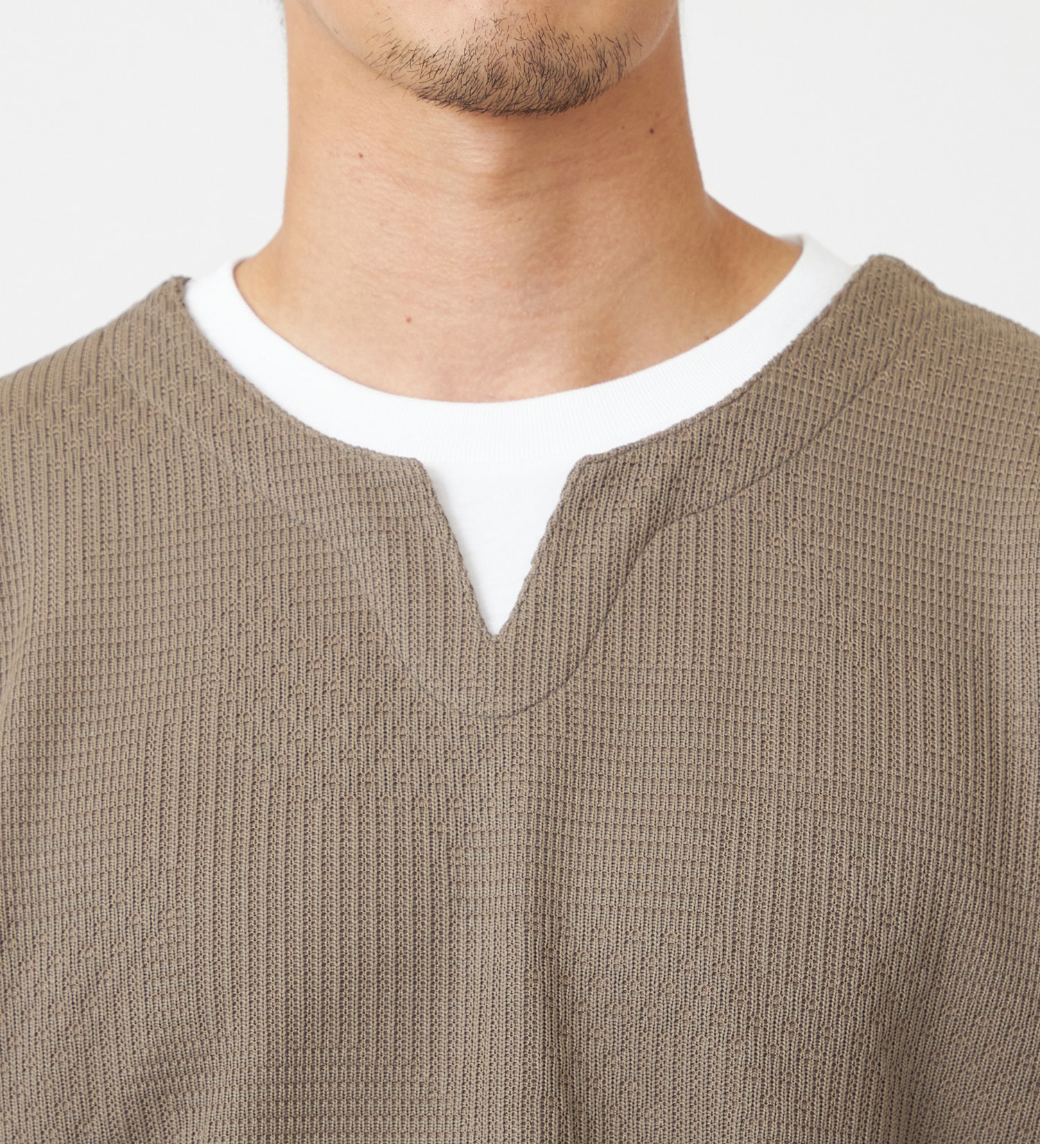 EDWIN(エドウイン)のフェイクレイヤード長袖Tシャツ【アウトレット店舗・WEB限定】|トップス/Tシャツ/カットソー/メンズ|ベージュ
