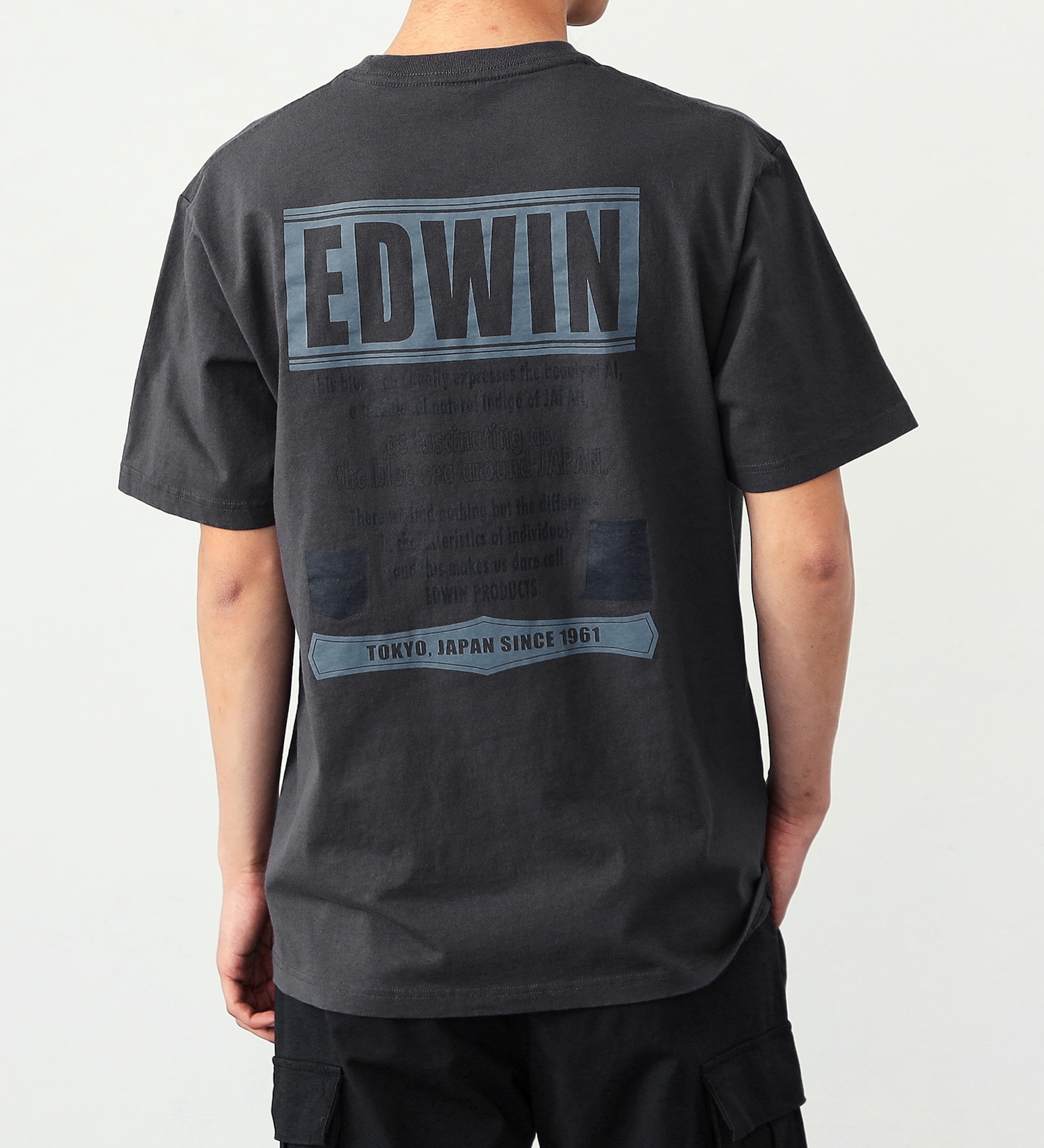 EDWIN(エドウイン)のバックプリントTシャツ【半袖】【アウトレット店舗・WEB限定】|トップス/Tシャツ/カットソー/メンズ|チャコール