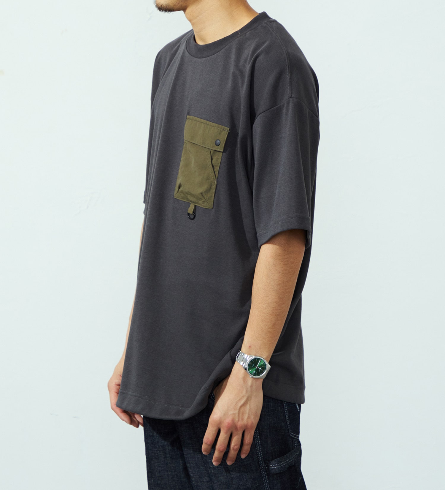 EDWIN(エドウイン)のドローストリングポケットTシャツ【アウトレット店舗・WEB限定】|トップス/Tシャツ/カットソー/メンズ|チャコール