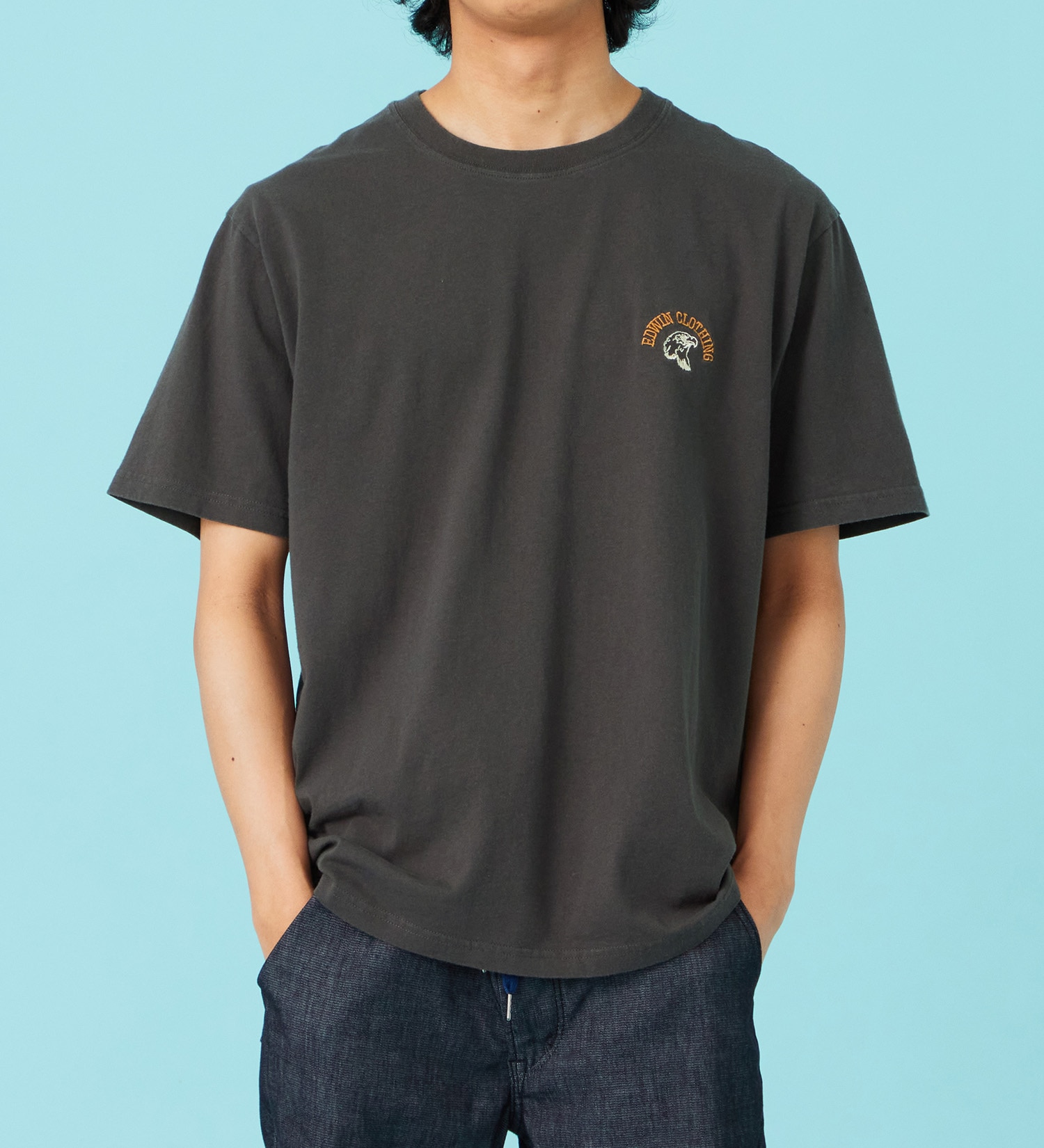 EDWIN(エドウイン)の刺繍 半袖Tシャツ【アウトレット店舗・WEB限定商品】|トップス/Tシャツ/カットソー/メンズ|チャコール