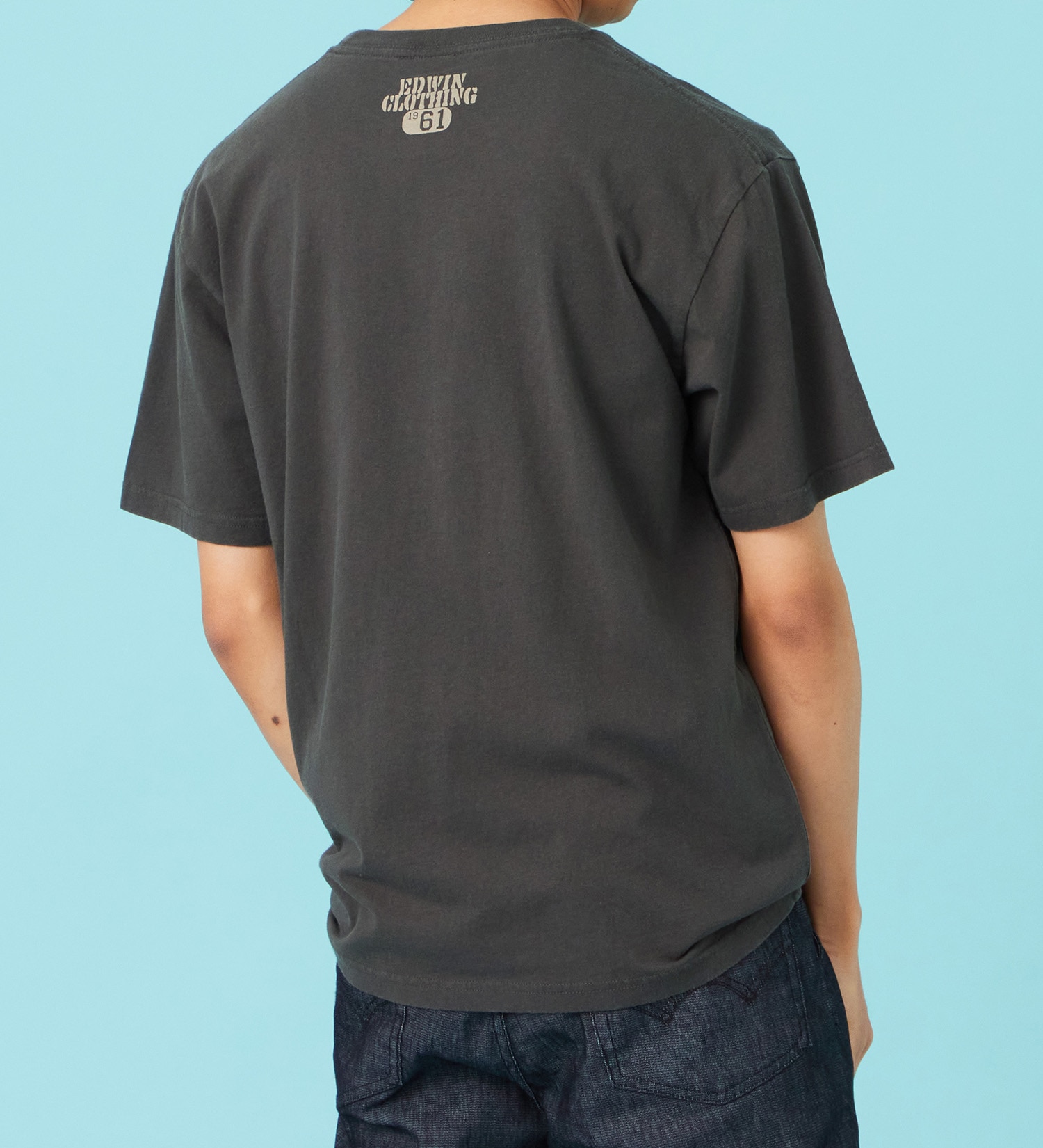 EDWIN(エドウイン)の刺繍 半袖Tシャツ【アウトレット店舗・WEB限定商品】|トップス/Tシャツ/カットソー/メンズ|チャコール