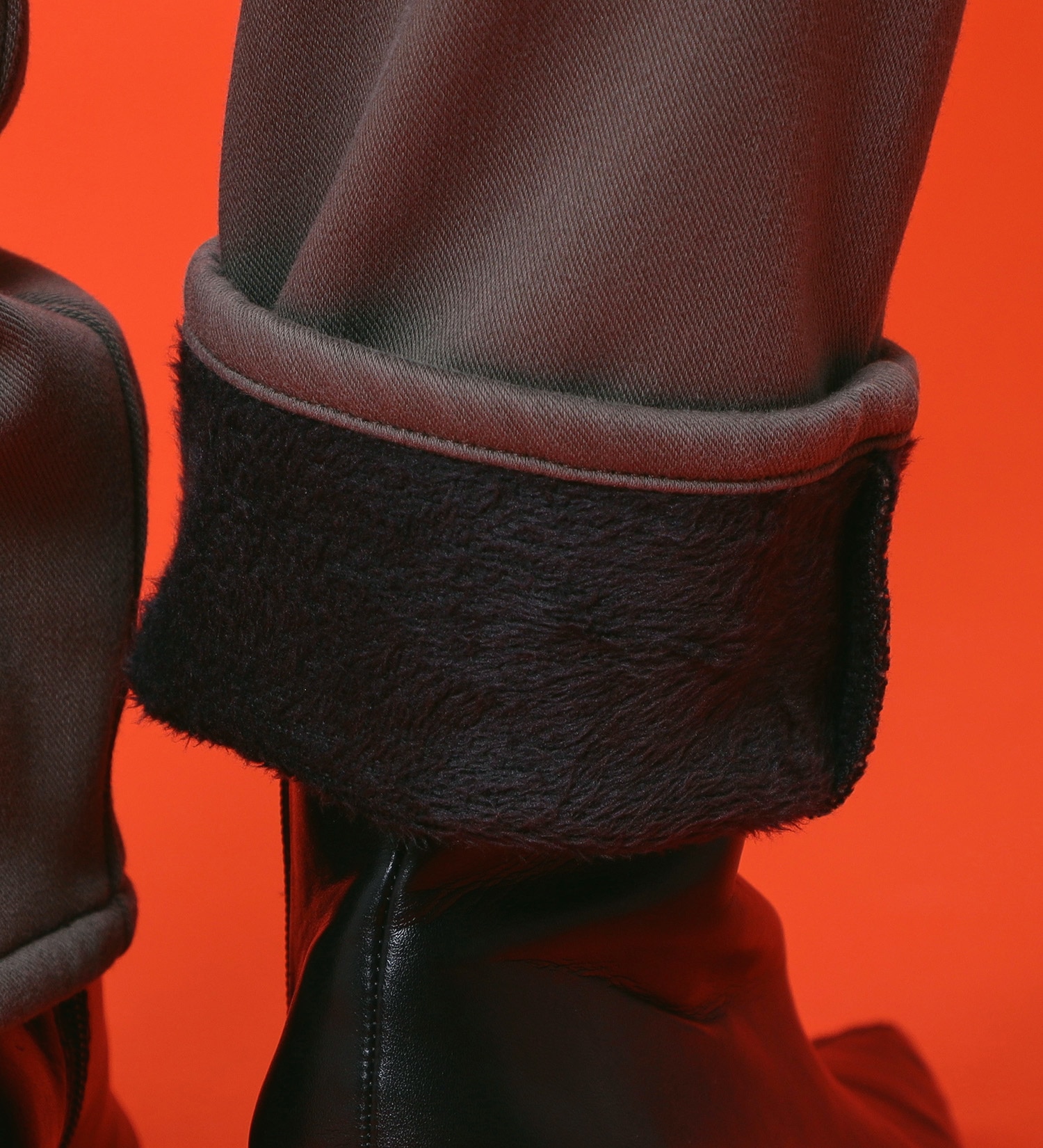 EDWIN(エドウイン)の【試着対象】【裾上げ無料】EDWIN LADIES 『裏シャギーであったかい。』BODY FIRE ジャージーズスリムストレートデニムパンツ【スタンダードモデル】【暖】【冬用】|パンツ/デニム / ジーンズパンツ/レディース|オリーブ