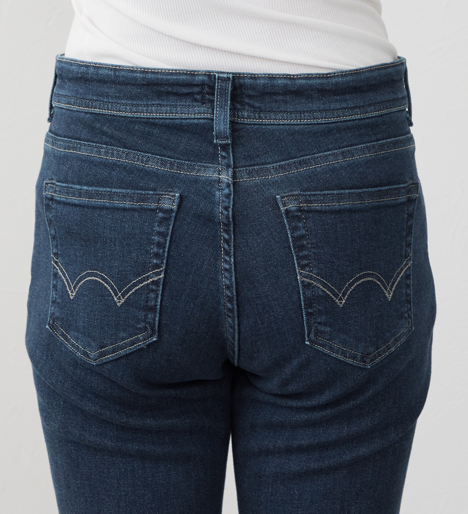 EDWIN(エドウイン)の【試着対象】ジャージーズ プレミアム ストレート デニムパンツ ジーンズ ストレッチ|パンツ/デニム / ジーンズパンツ/レディース|中色ブルー