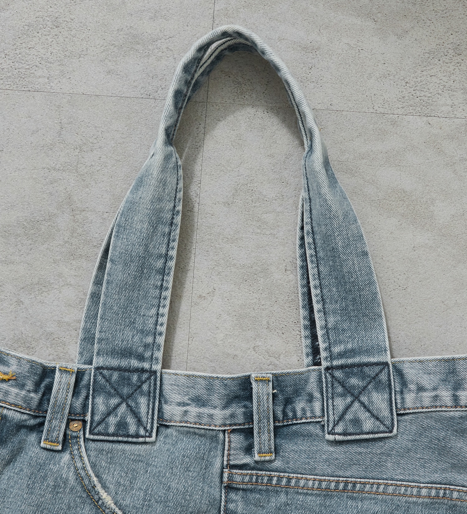 Lee(リー)のリメイクデニムトート|バッグ/トートバッグ/レディース|淡色ブルー