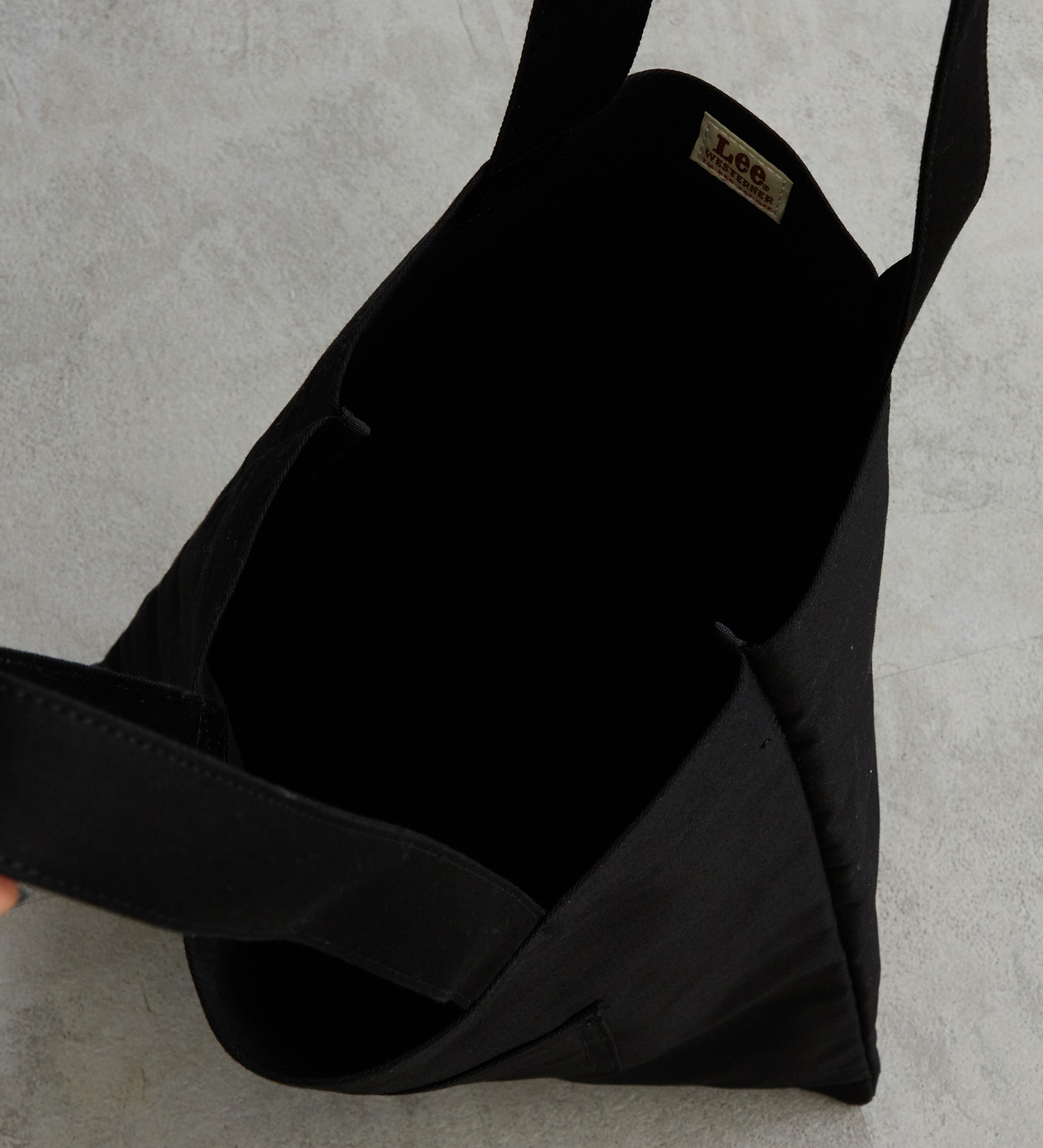 Lee(リー)のEMBROIDARY BAG/刺繍バッグ|バッグ/トートバッグ/メンズ|ブラック