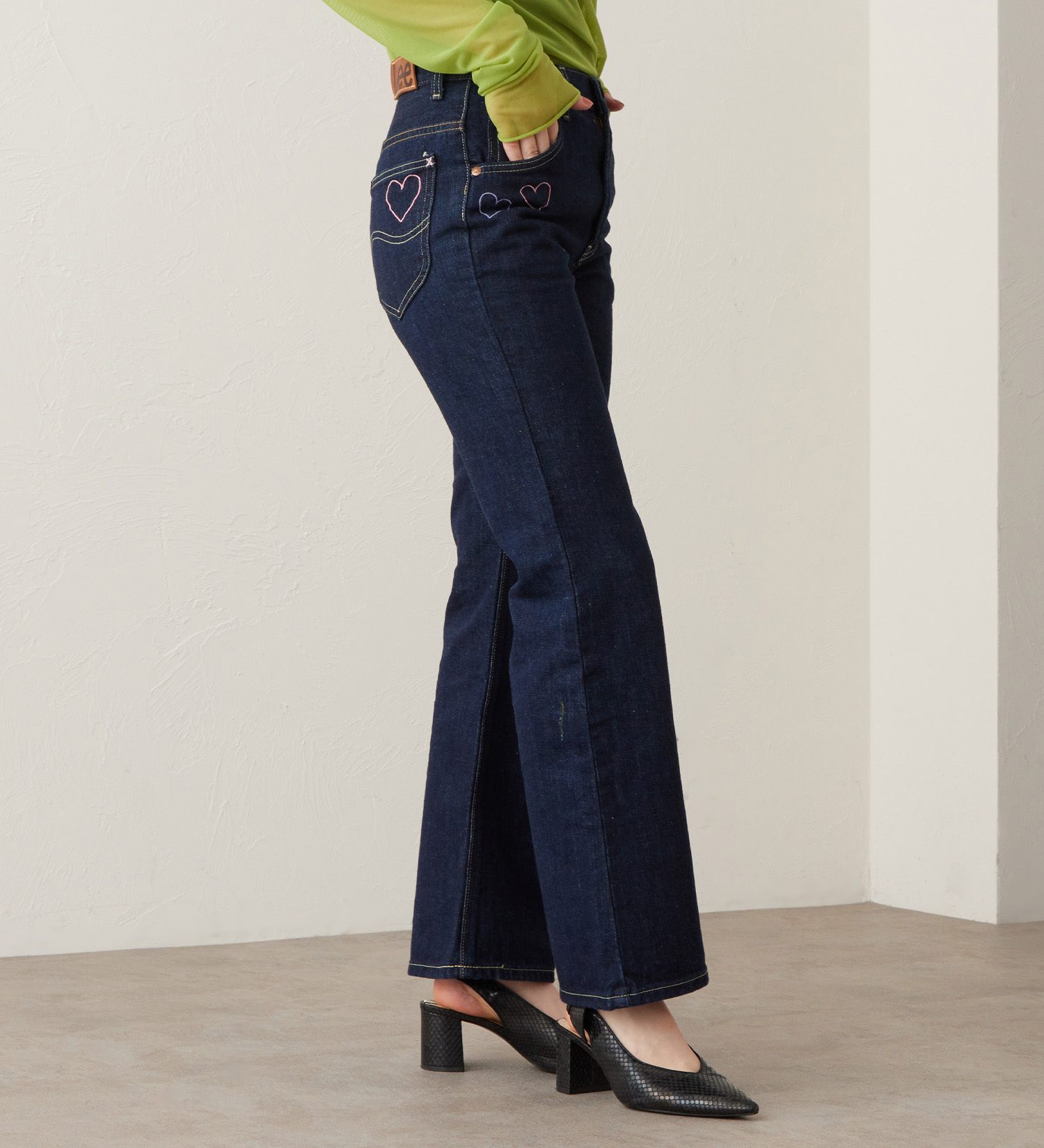 Lee(リー)の【直営店・EC別注】Heart Embroidery Flare|パンツ/デニム/ジーンズパンツ/レディース|インディゴブルー