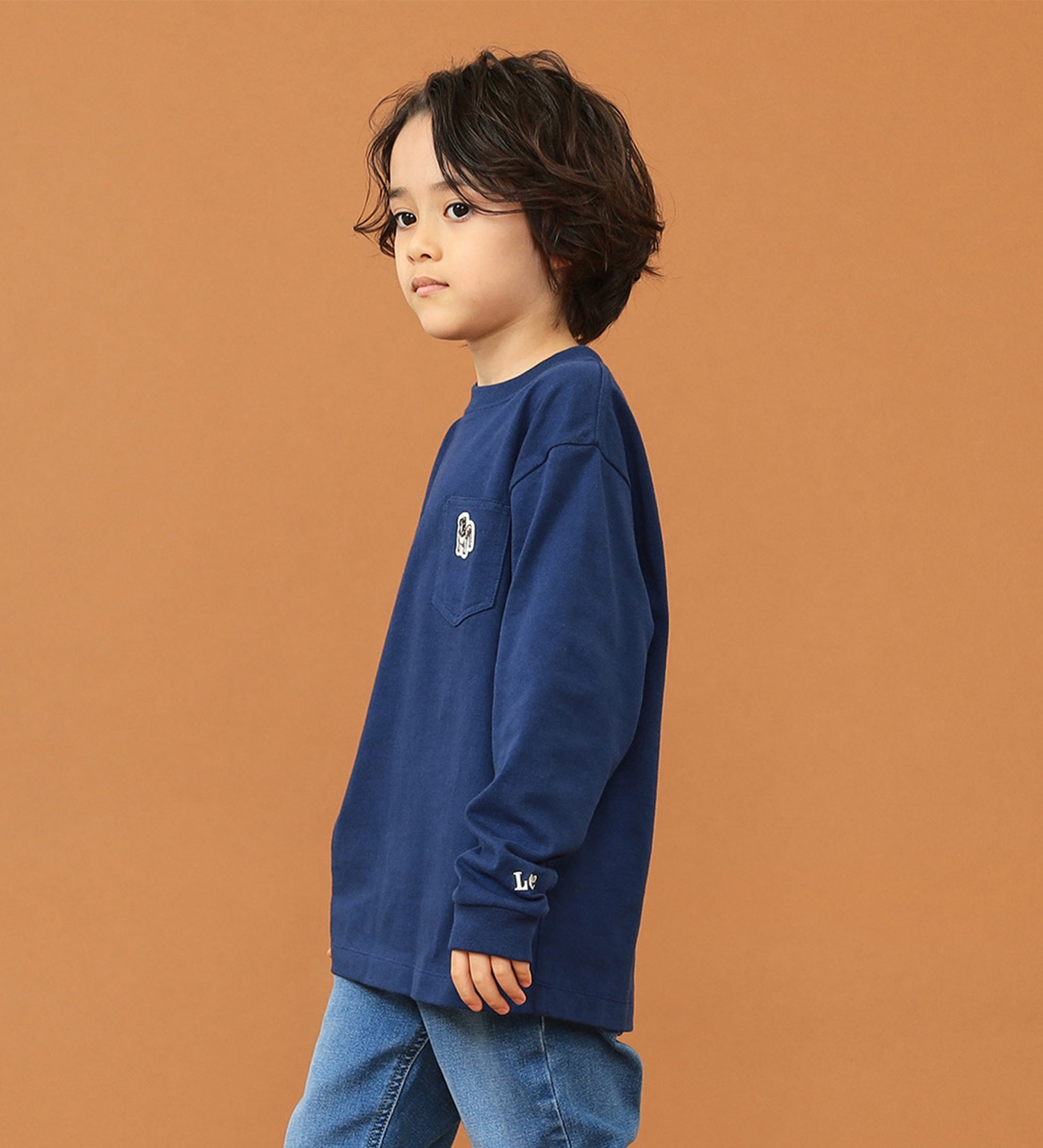 Lee(リー)の【親子リンク】【110-150cm】キッズ ブルドッグワッペン 長袖ポケットTシャツ|トップス/Tシャツ/カットソー/キッズ|ネイビー