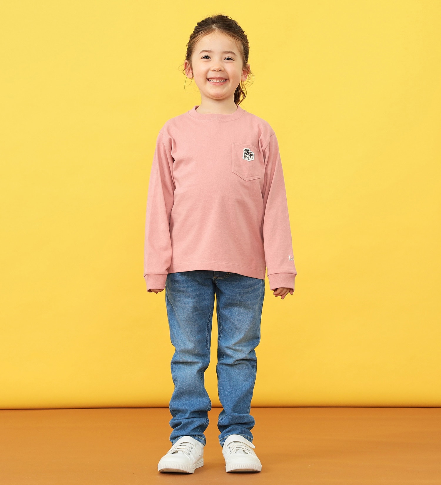 Lee(リー)の【親子リンク】【110-150cm】キッズ ブルドッグワッペン 長袖ポケットTシャツ|トップス/Tシャツ/カットソー/キッズ|ピンク