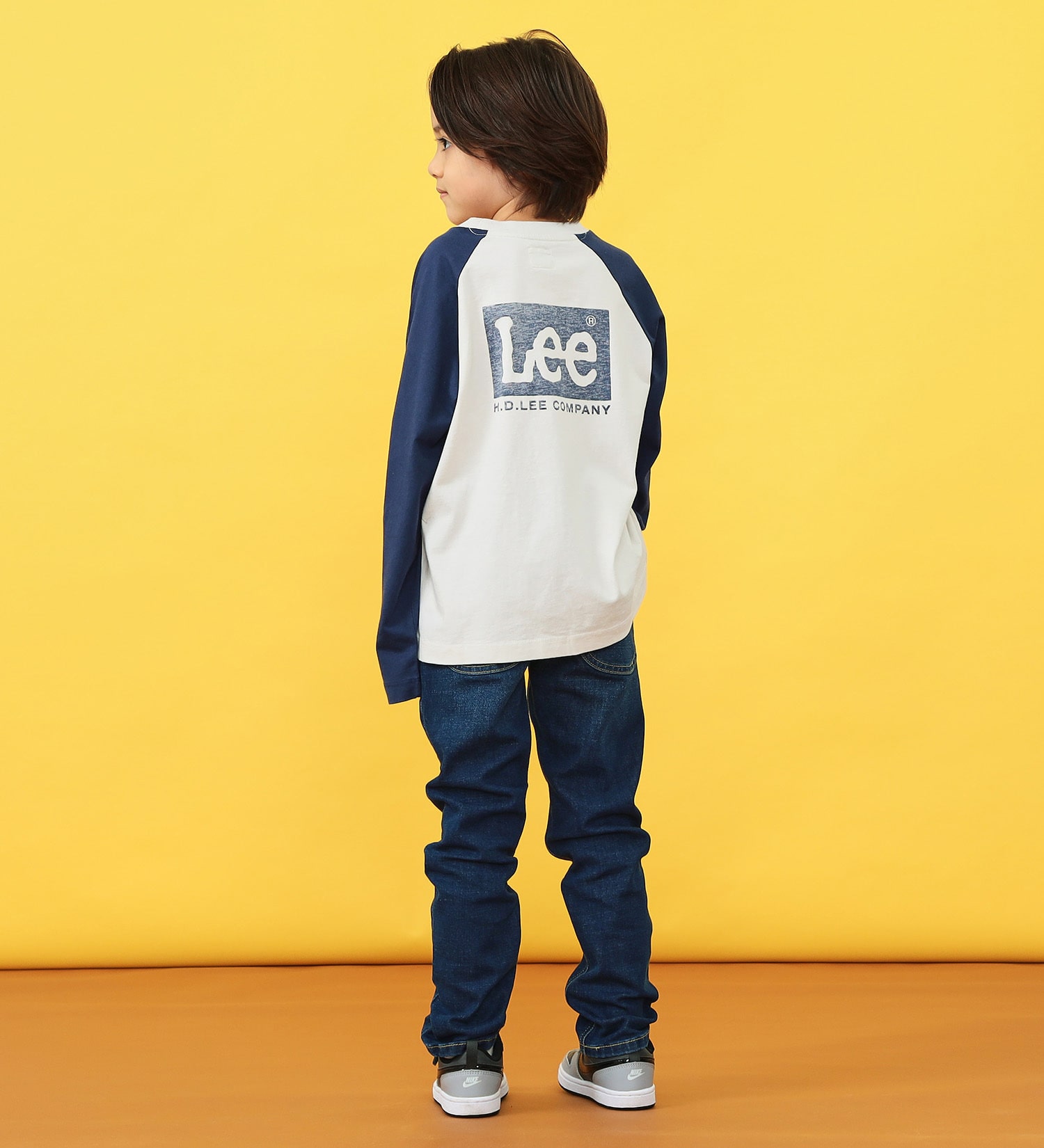 Lee(リー)の【110-150cm】キッズ ロングセラー Leeロゴバックプリント長袖Tシャツ|トップス/Tシャツ/カットソー/キッズ|ネイビー