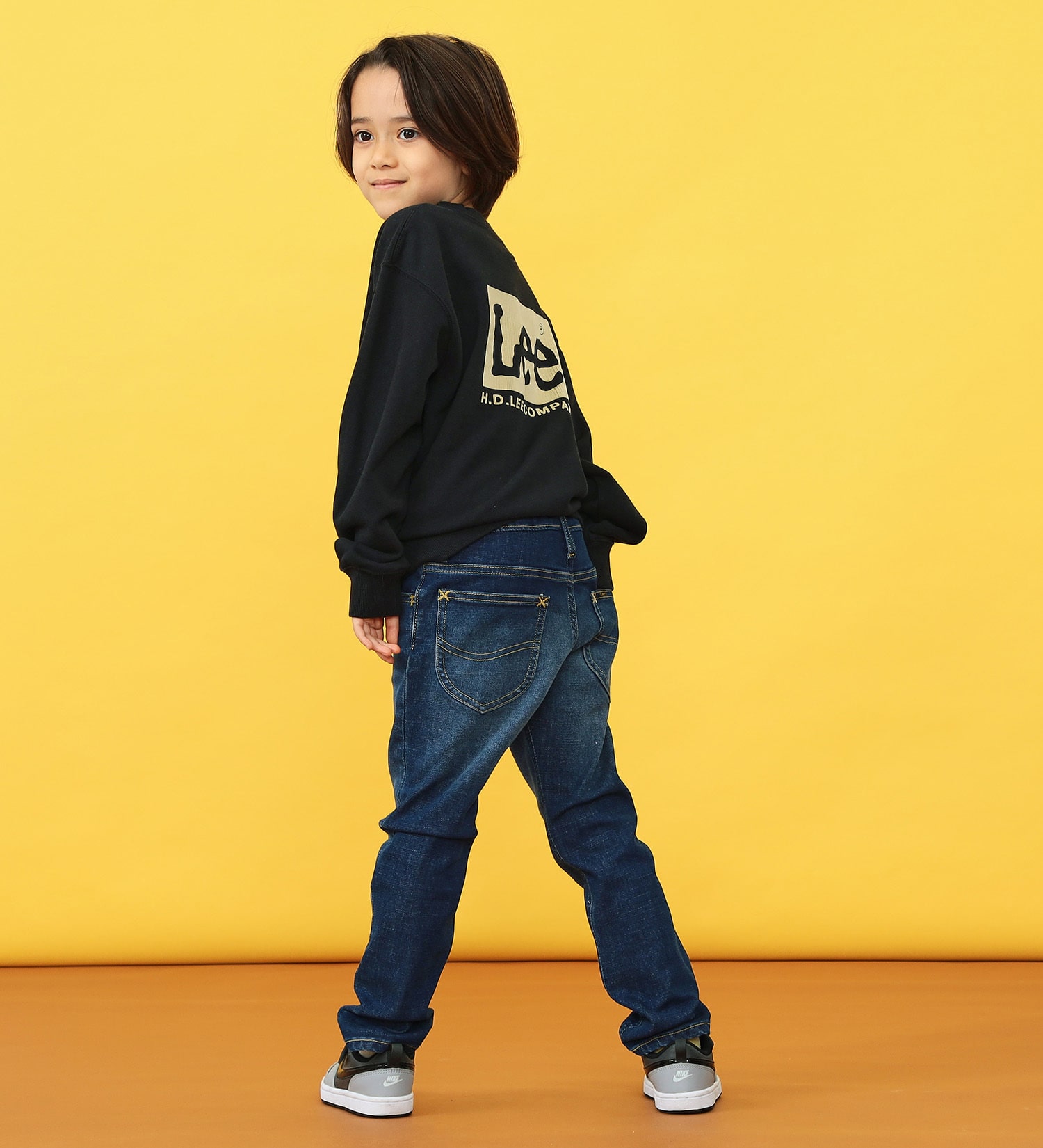 Lee(リー)の【110-150cm】【親子リンク】キッズ Leeロゴバックプリントスウェット|トップス/スウェット/キッズ|ブラック