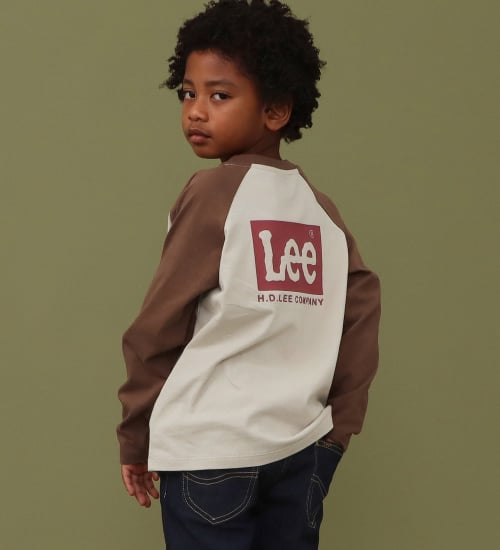 Lee(リー)の【110-160cm】キッズ Leeロゴバックプリント 長袖Tee|トップス/Tシャツ/カットソー/キッズ|ベージュ