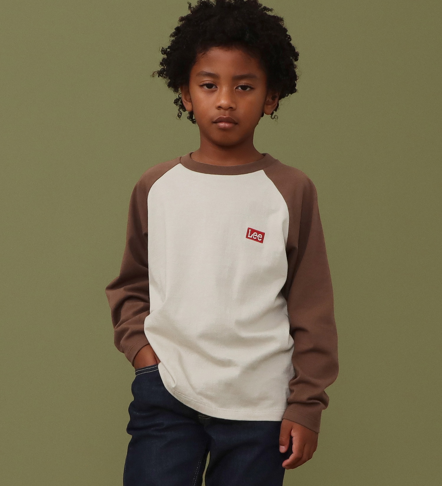 Lee(リー)の【110-160cm】キッズ Leeロゴバックプリント 長袖Tee|トップス/Tシャツ/カットソー/キッズ|ベージュ