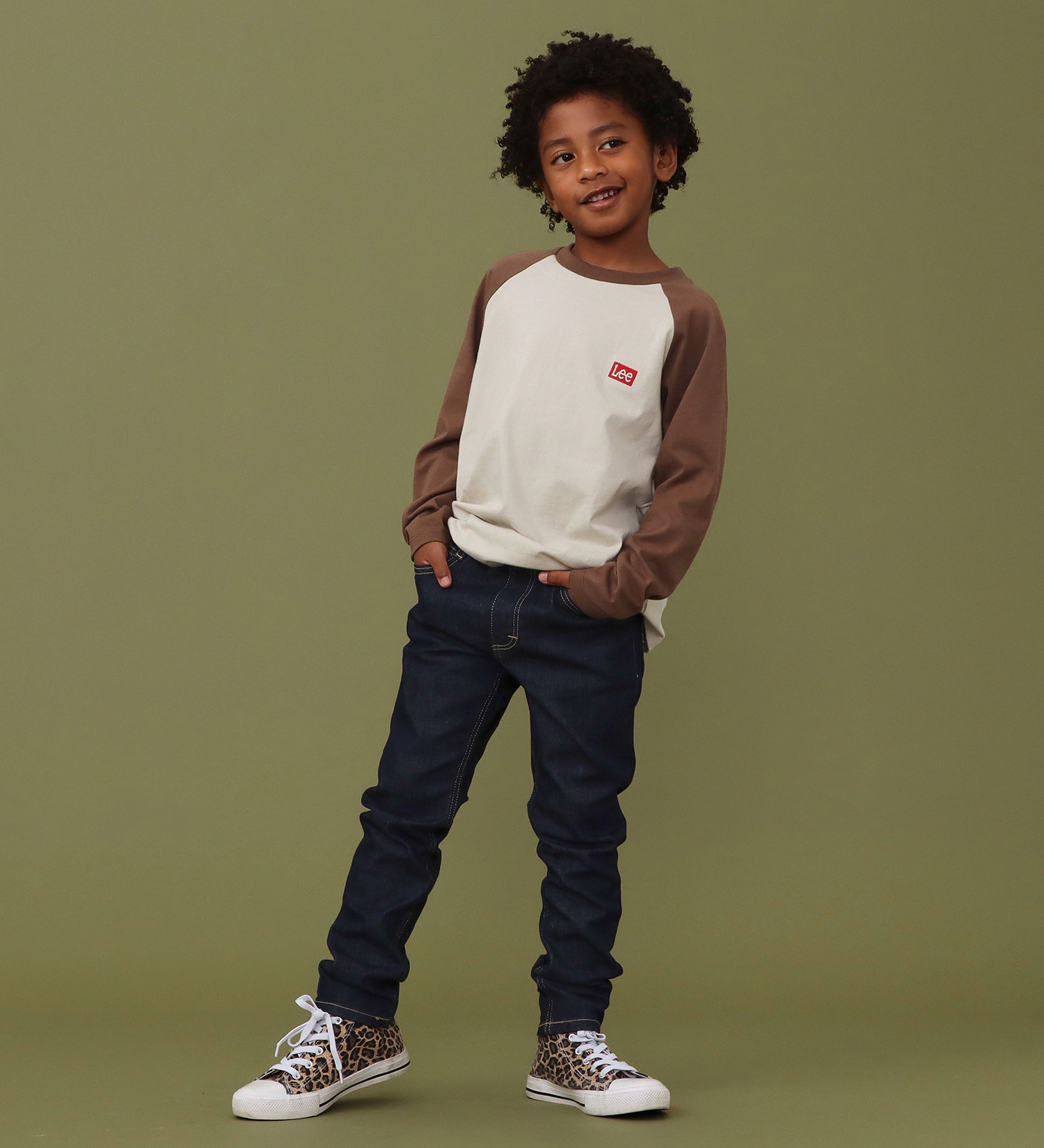 Lee(リー)の【110-160cm】キッズ Leeロゴバックプリント 長袖Tee|トップス/Tシャツ/カットソー/キッズ|ベージュ