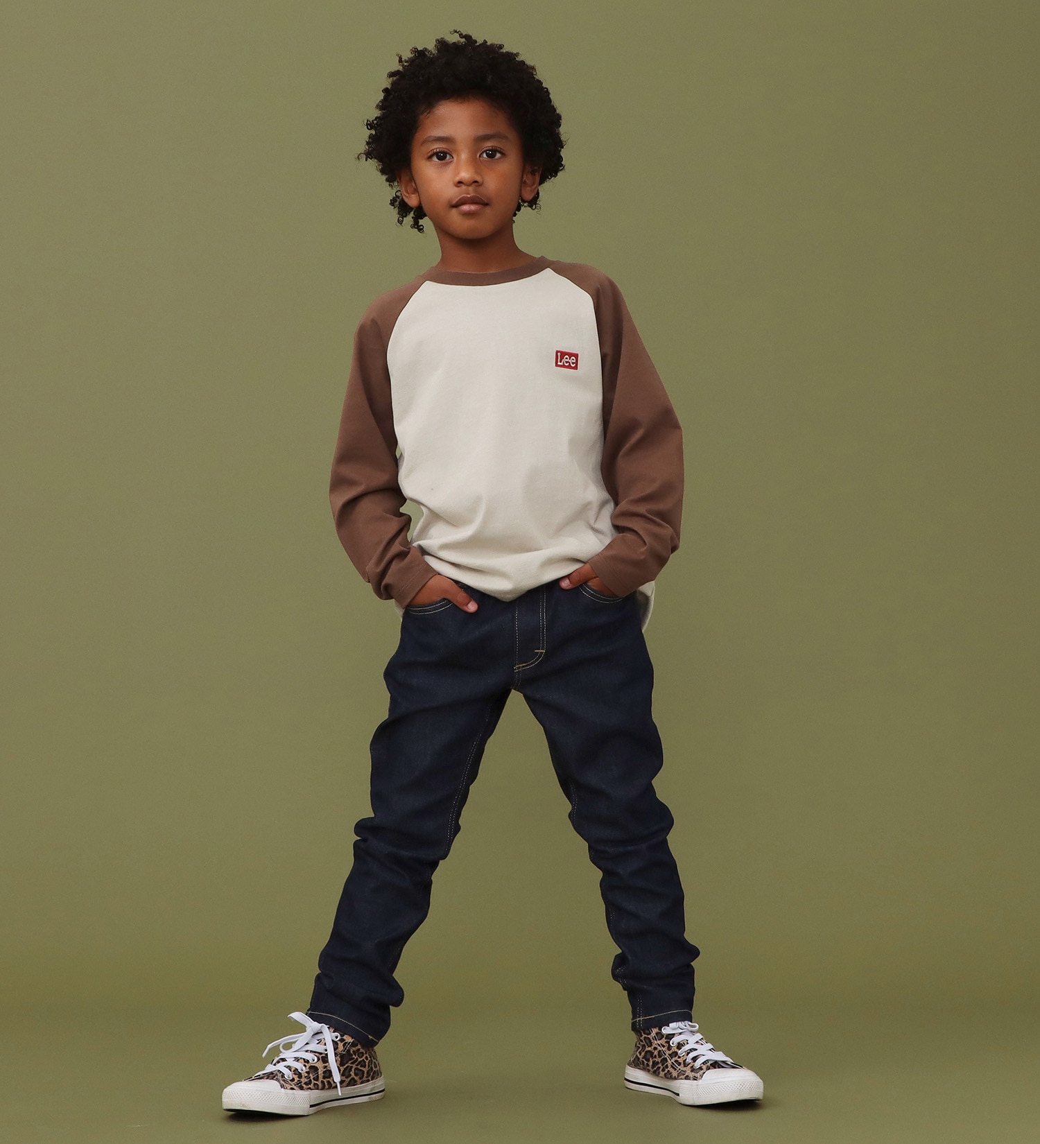Lee(リー)の【110-160cm】キッズ Leeロゴバックプリント 長袖Tee|トップス/Tシャツ/カットソー/キッズ|ベージュ