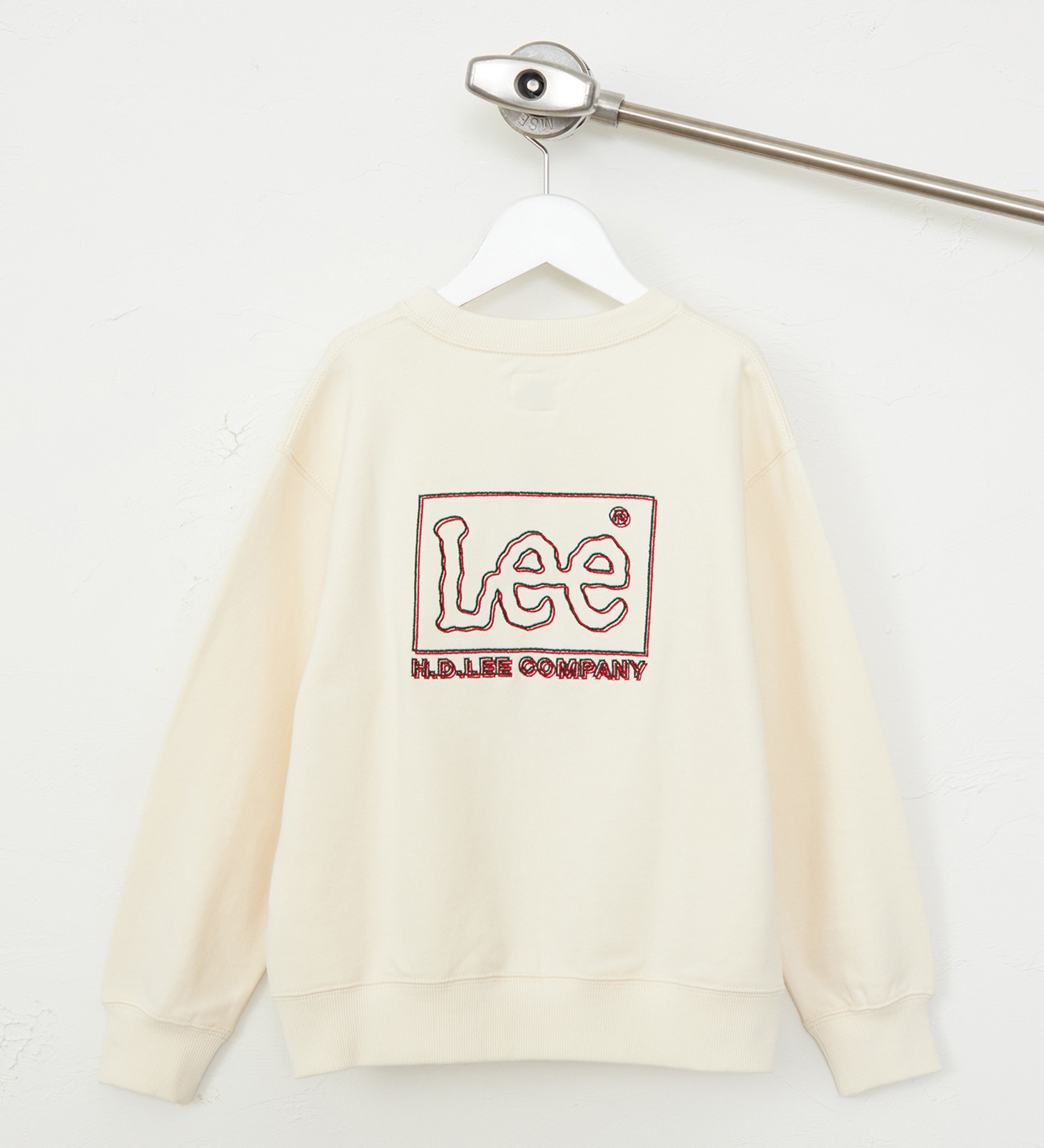 Lee(リー)の【110-150cm】キッズ バックLeeロゴ刺繍スウェット|トップス/スウェット/キッズ|オフホワイト