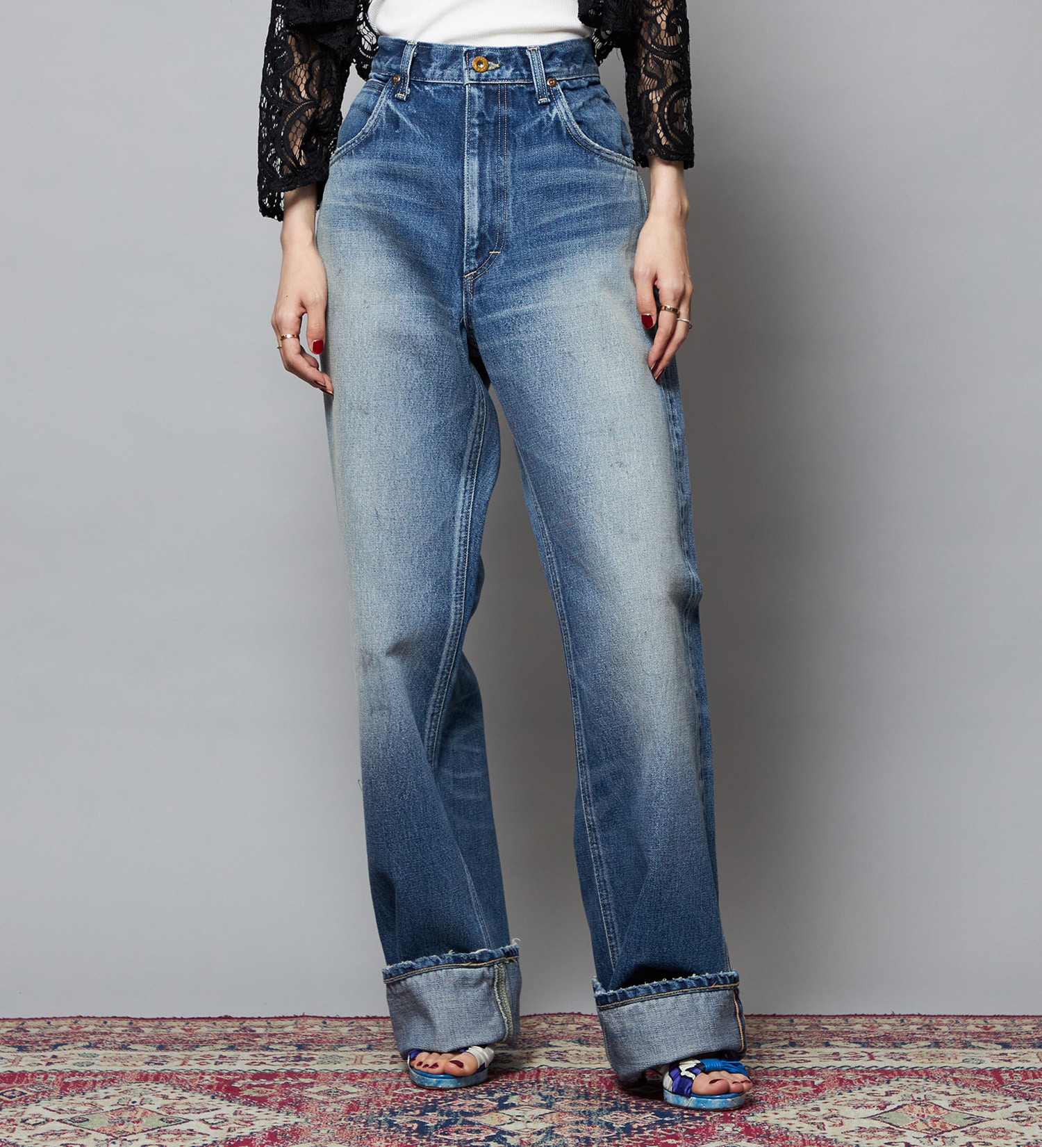 Lee(リー)の【予約】【101 101周年記念特別モデル】HIGH-RISE RELAXED STRAIGHT デニムパンツ|パンツ/デニム/ジーンズパンツ/レディース|中色ブルー